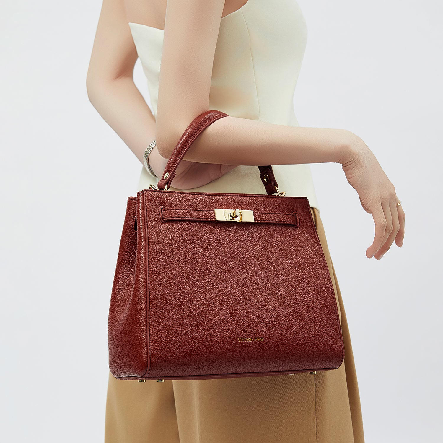 Handbag Victoria III in brown