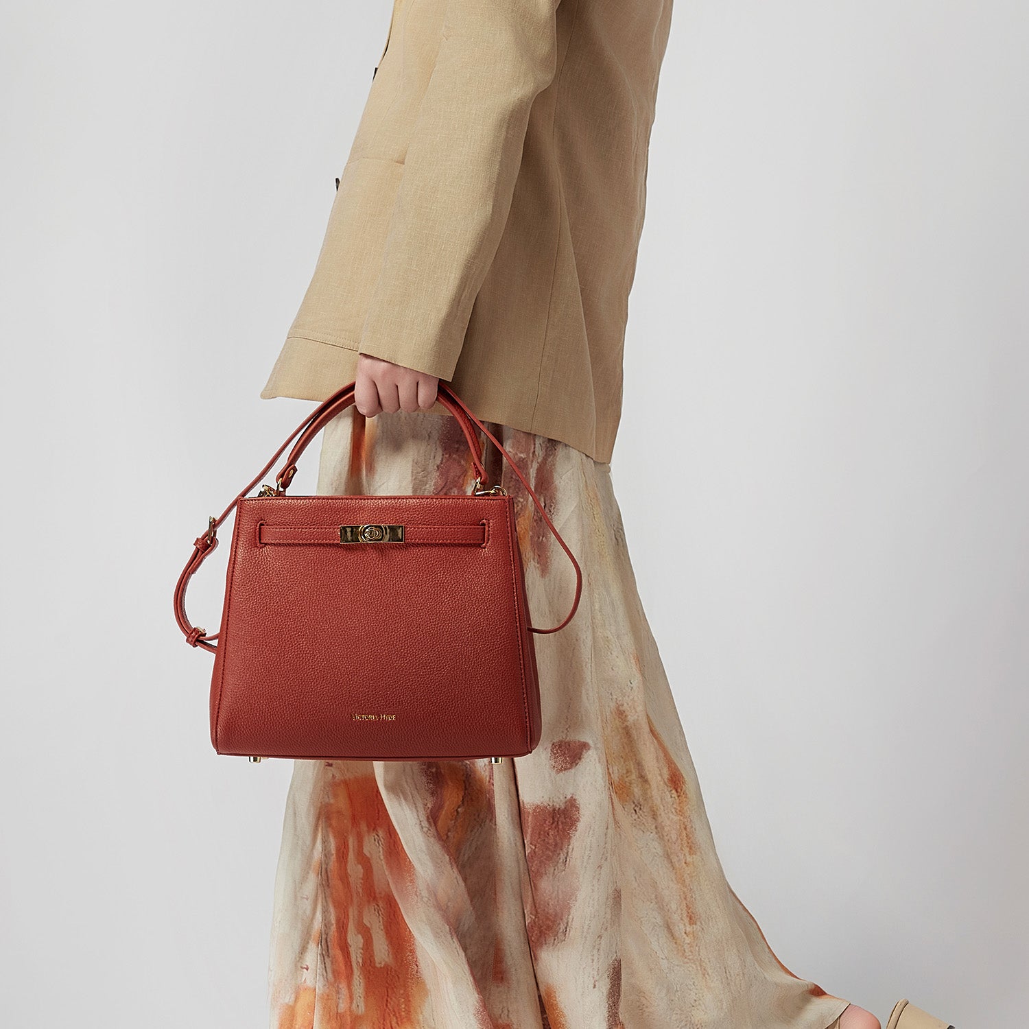 Handbag Victoria III in brown