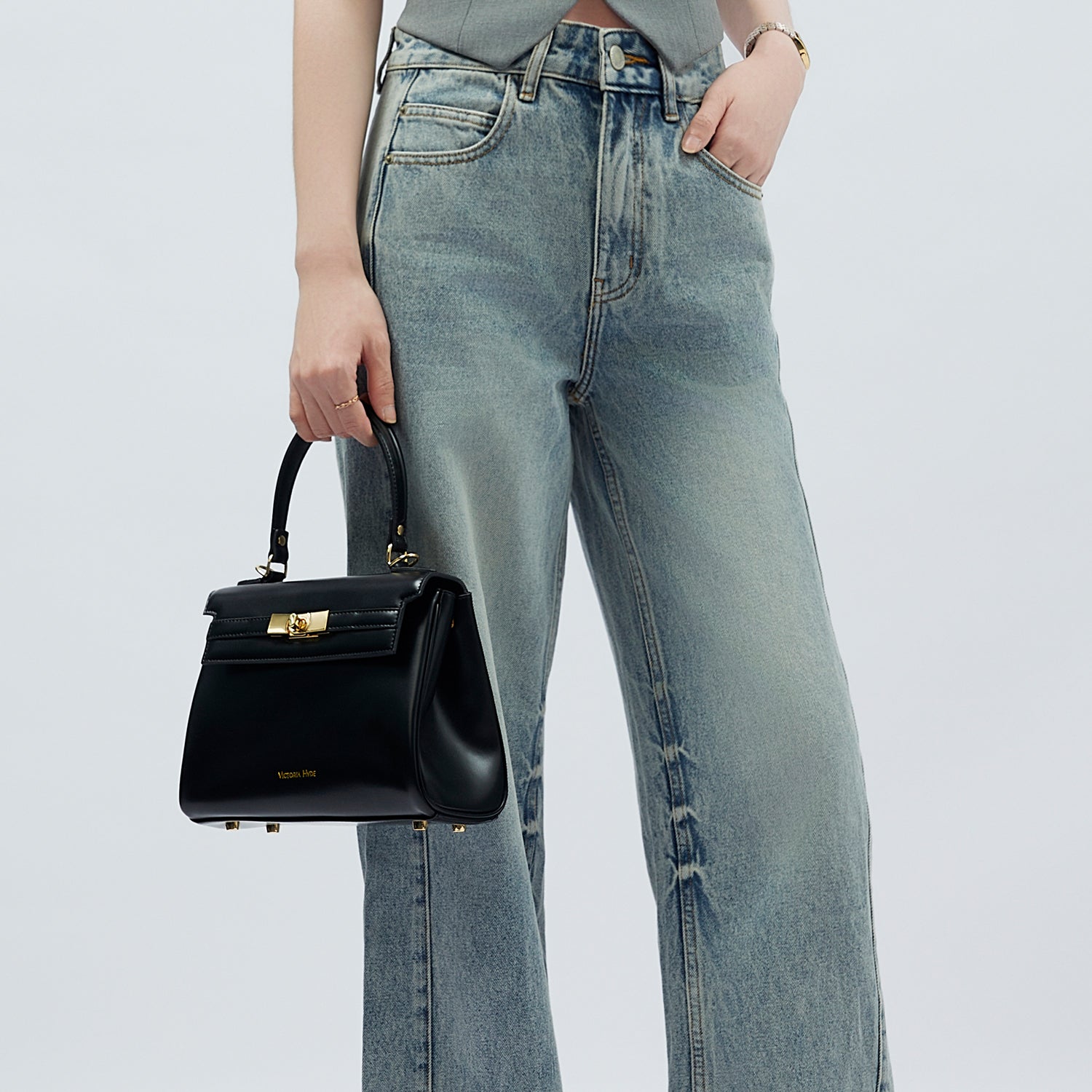 Victoria Small Damenhandtasche in Schwarz