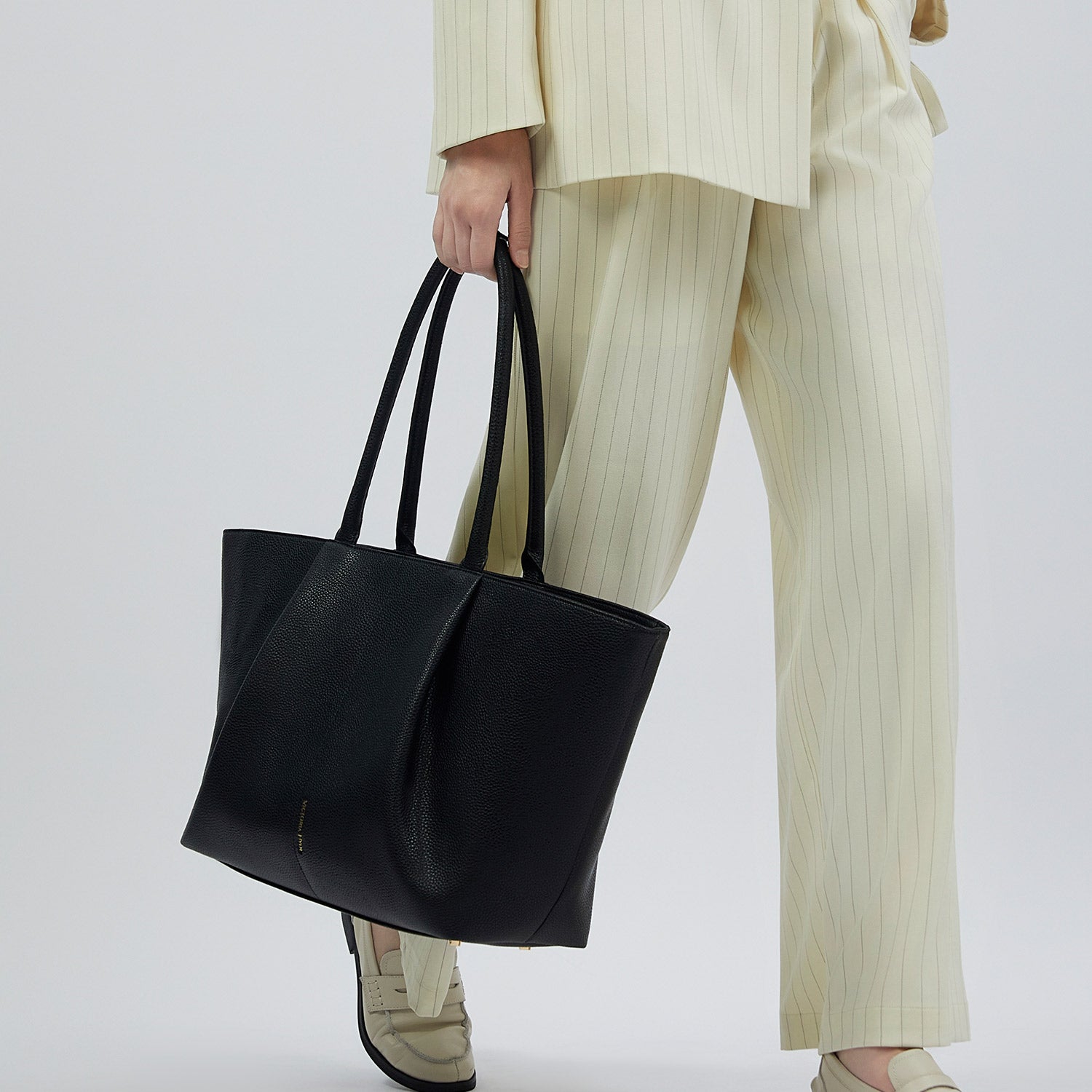 Business & Laptop Handtasche Ada Schwarz