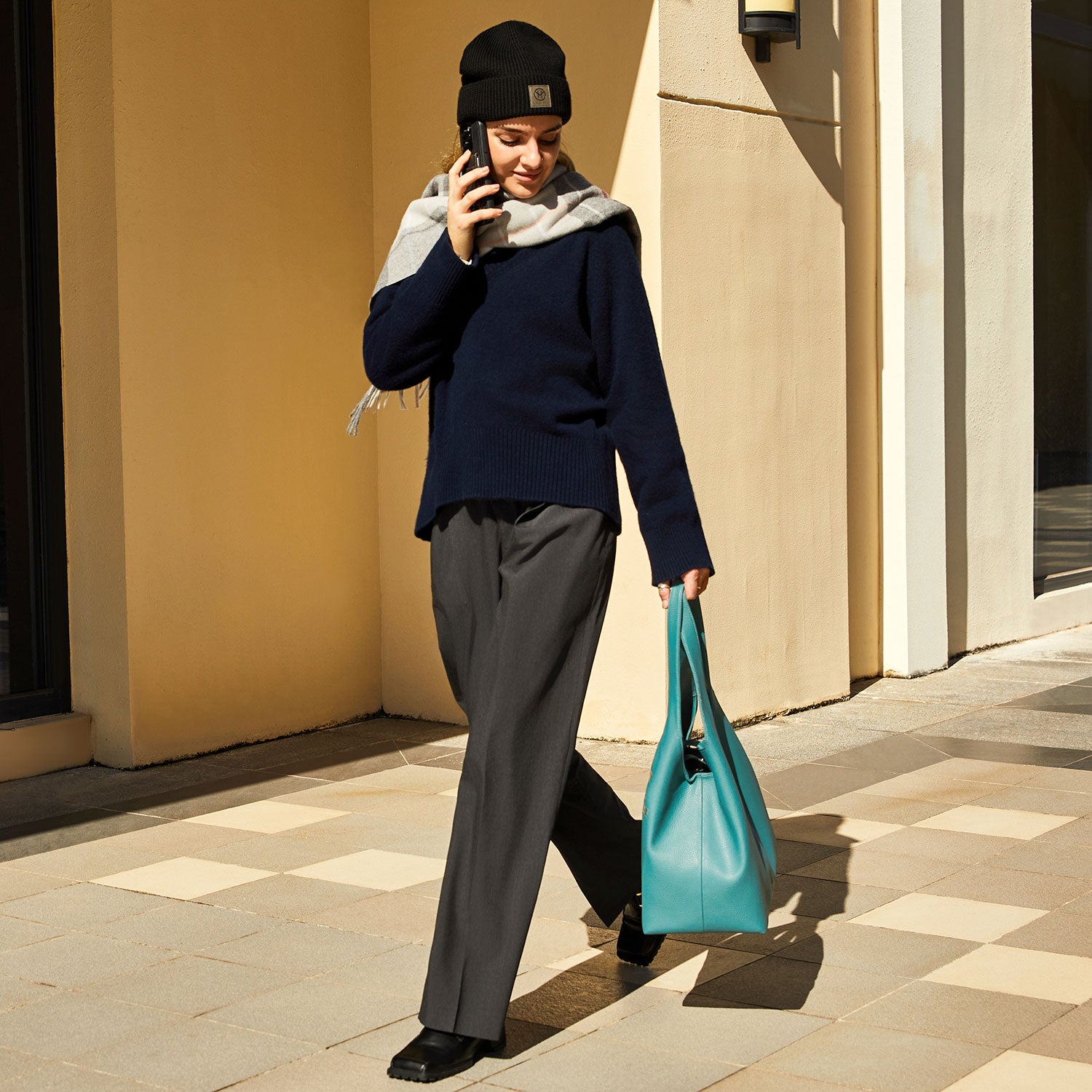 New Work Bag Strive Blue sustainable tote bag with laptop compartment for women in business