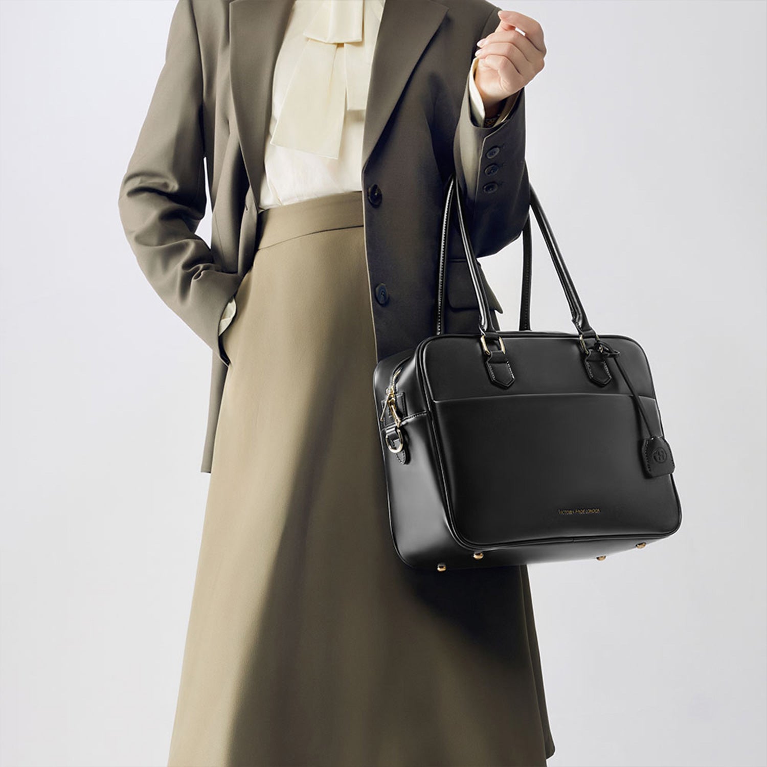 New Work Bag Margaret Black modern work bag sustainable tote bag with laptop compartment for women in business
