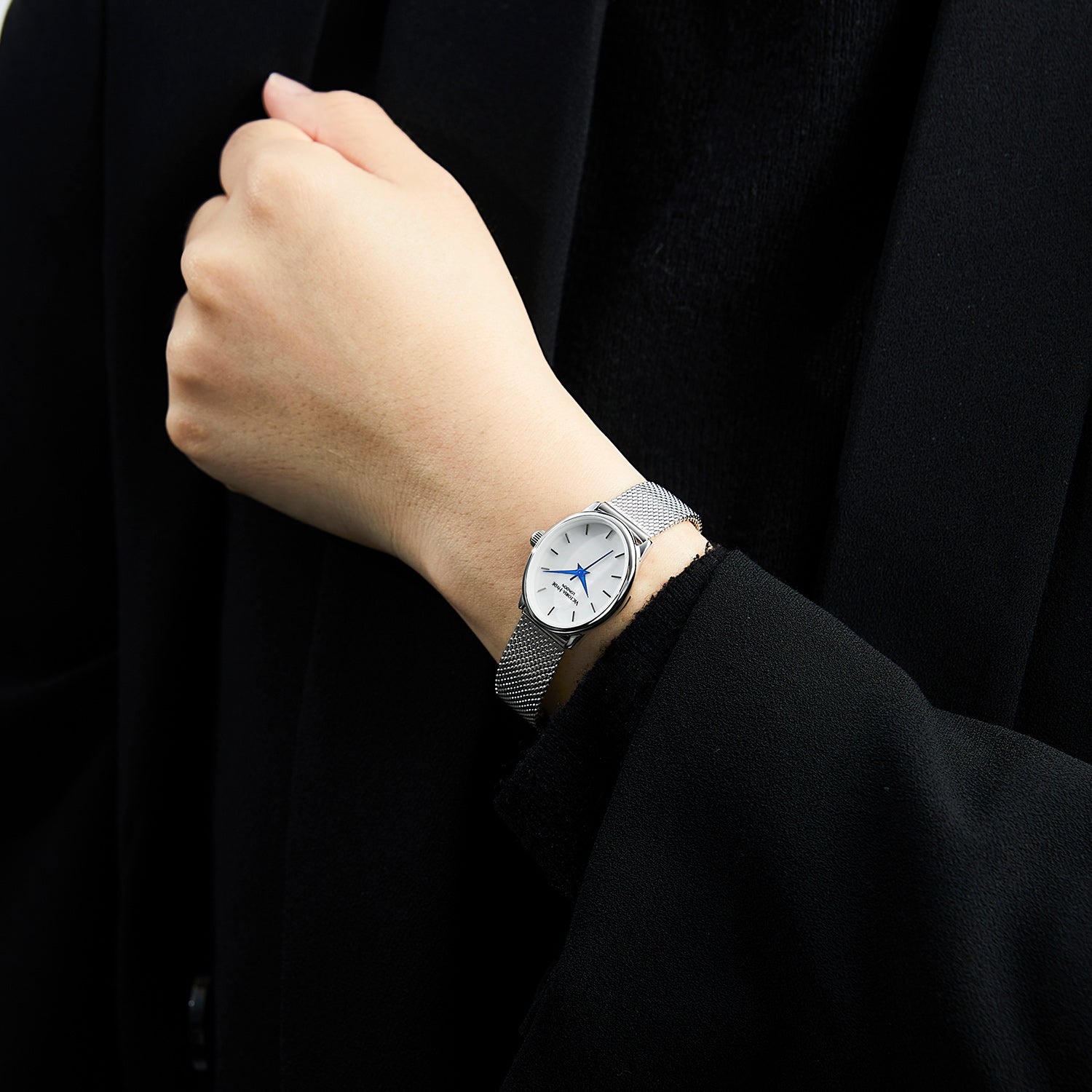 Edith Watch Elegant women's watch with eco-friendly copper alloy case in 22 x 27 x 7.5mm