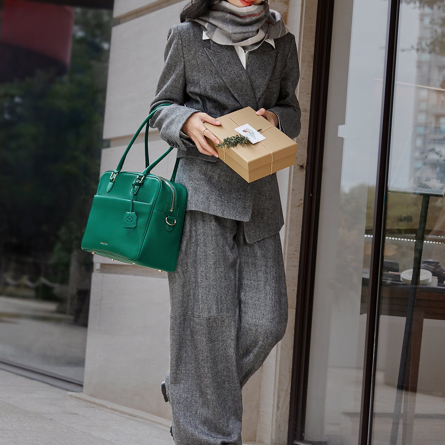 Christmas Gift Set: Margaret Grün &amp; Uhren-Anhänger Nude