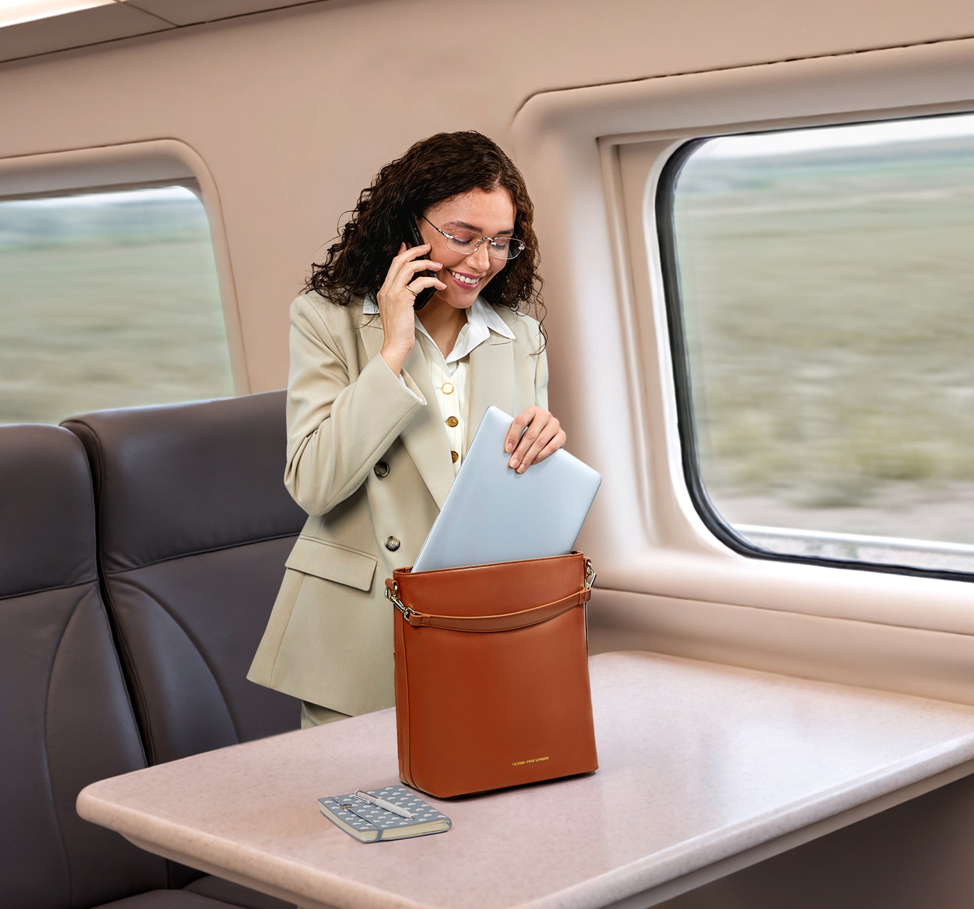 Victoria Hyde NEW WORK BAG Kloey Braun, elegante Laptoptasche Damen mit Laptopfach und strukturierten Fächern für Pendeln, Geschäftsreisen und Büro-Alltag.