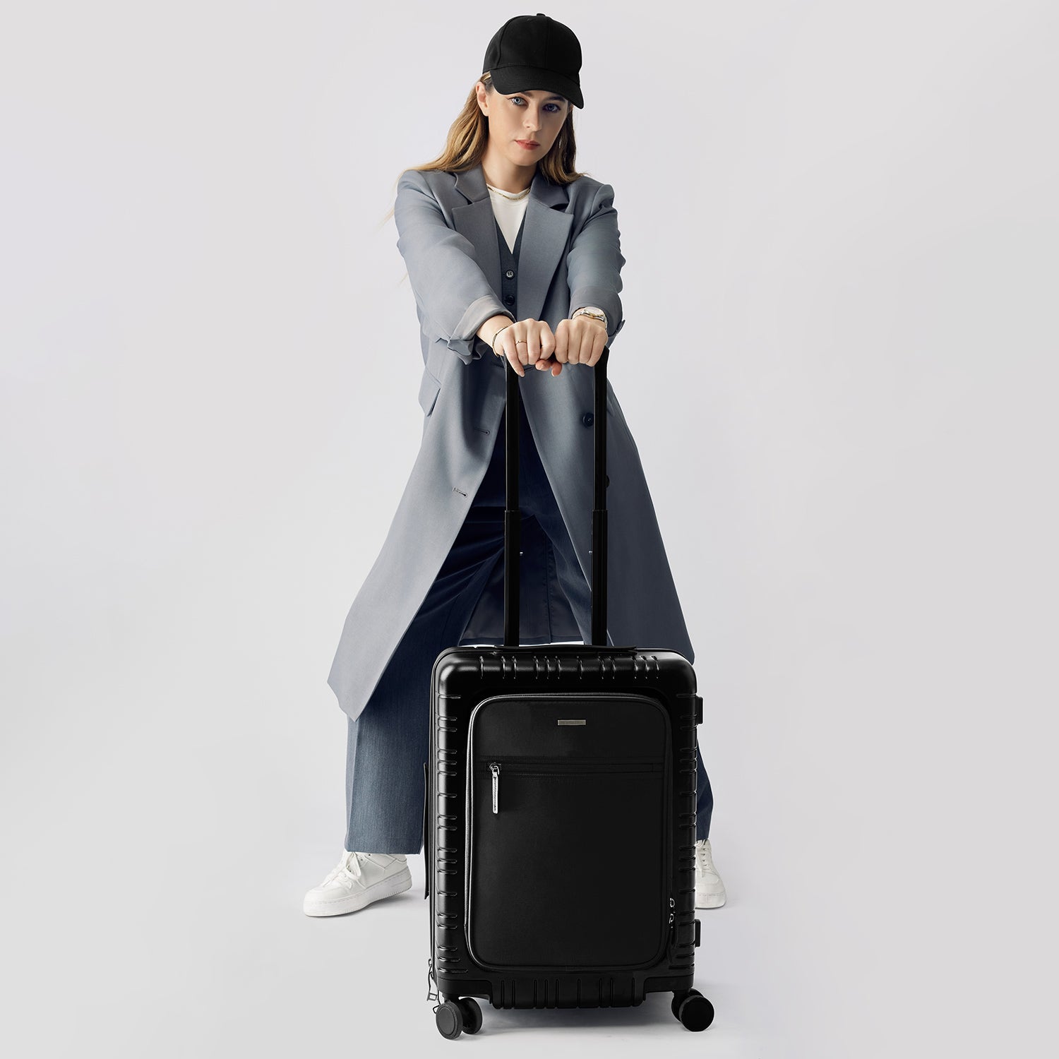 Victoria Hyde Super Woman trolley – compact PC suitcase, 3.4 kg, Hinomoto wheels, TAS lock, laptop compartment, foldable drink holder, 37x50x24 cm.