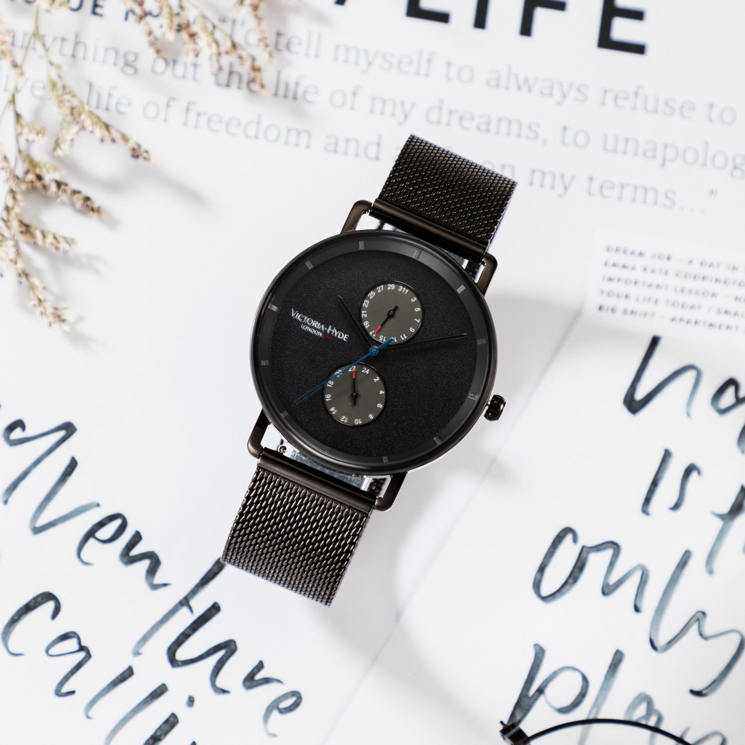 Victoria Hyde Grange Hill Date Mesh black unisex watch – black case & mesh strap, Miyota 2035, mineral glass, 40mm diameter, 3 ATM.