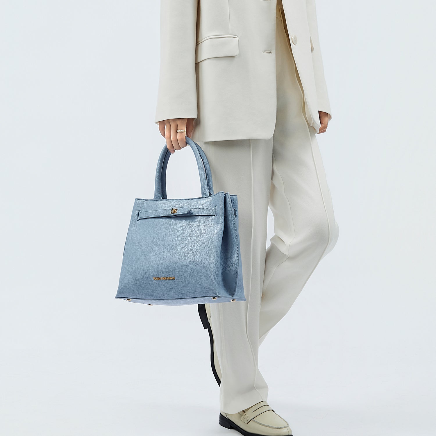 Victoria Hyde Lambeth elegant work bag – faux leather with gold accents, shoulder/crossbody, 30x24x13 cm, 0.64 kg, sustainable alternative to leather.