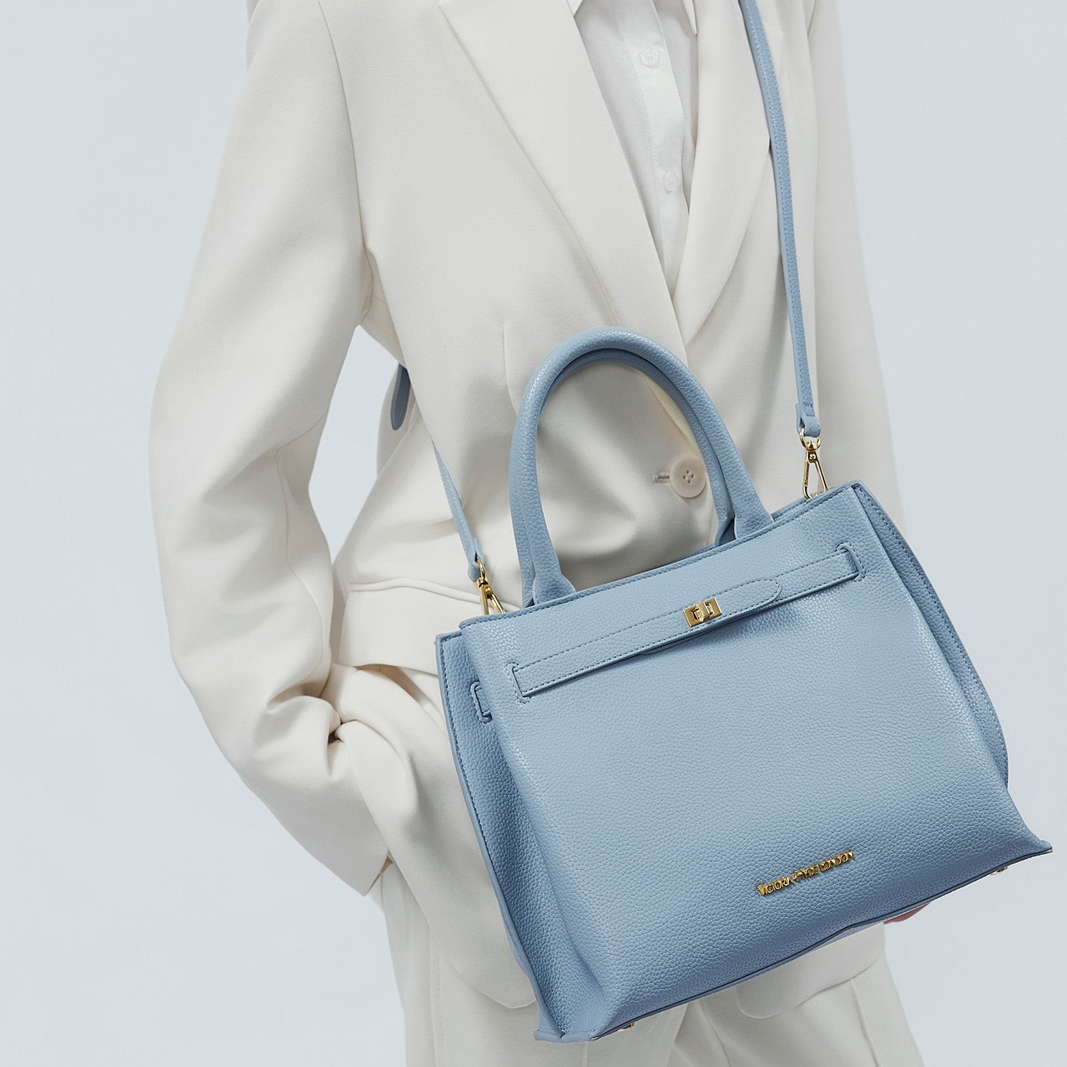 Victoria Hyde Lambeth elegant work bag – faux leather with gold accents, shoulder/crossbody, 30x24x13 cm, 0.64 kg, sustainable alternative to leather.