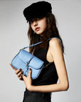 Victoria Hyde, VH60049A, Flower, Blau, Handtasche, Damentasche, Schultertasche, goldene Details, Modelbild-2