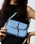 Victoria Hyde, VH60049A, Flower, Blau, Handtasche, Damentasche, Schultertasche, goldene Details, Modelbild-3