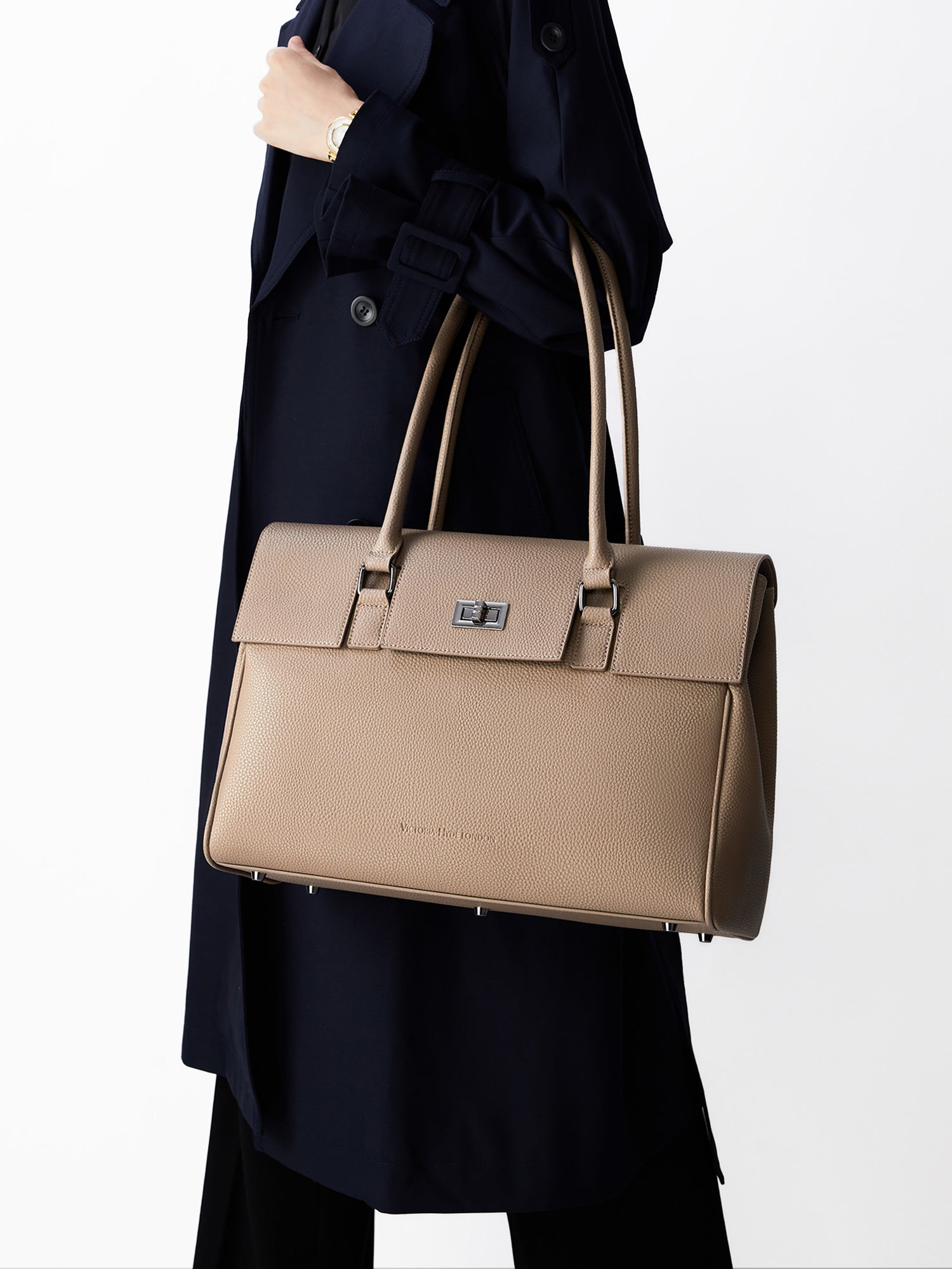 New Work Bag Jolene beige modern work bag sustainable tote bag with laptop compartment for women in business