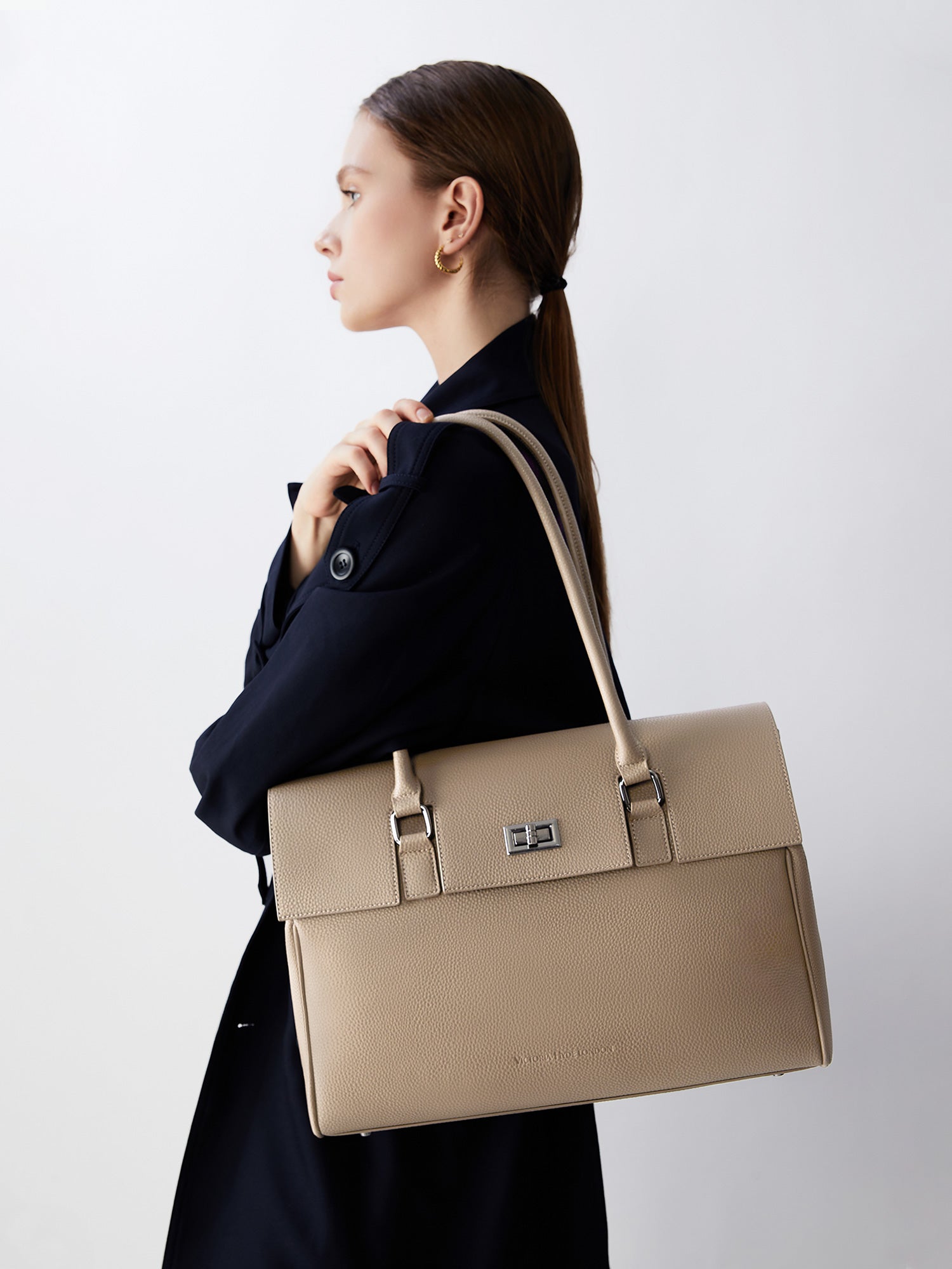 New Work Bag Jolene beige modern work bag sustainable tote bag with laptop compartment for women in business