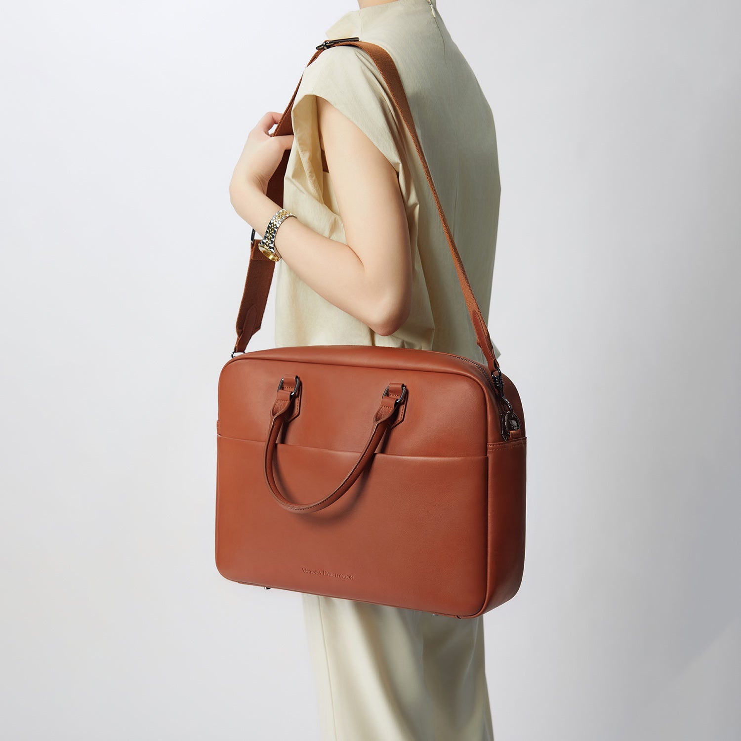 Victoria Hyde New Work business briefcase – elegant microfiber bag with leather look, laptop compartment, removable pouch, glasses holder, 39x28.5x10 cm.