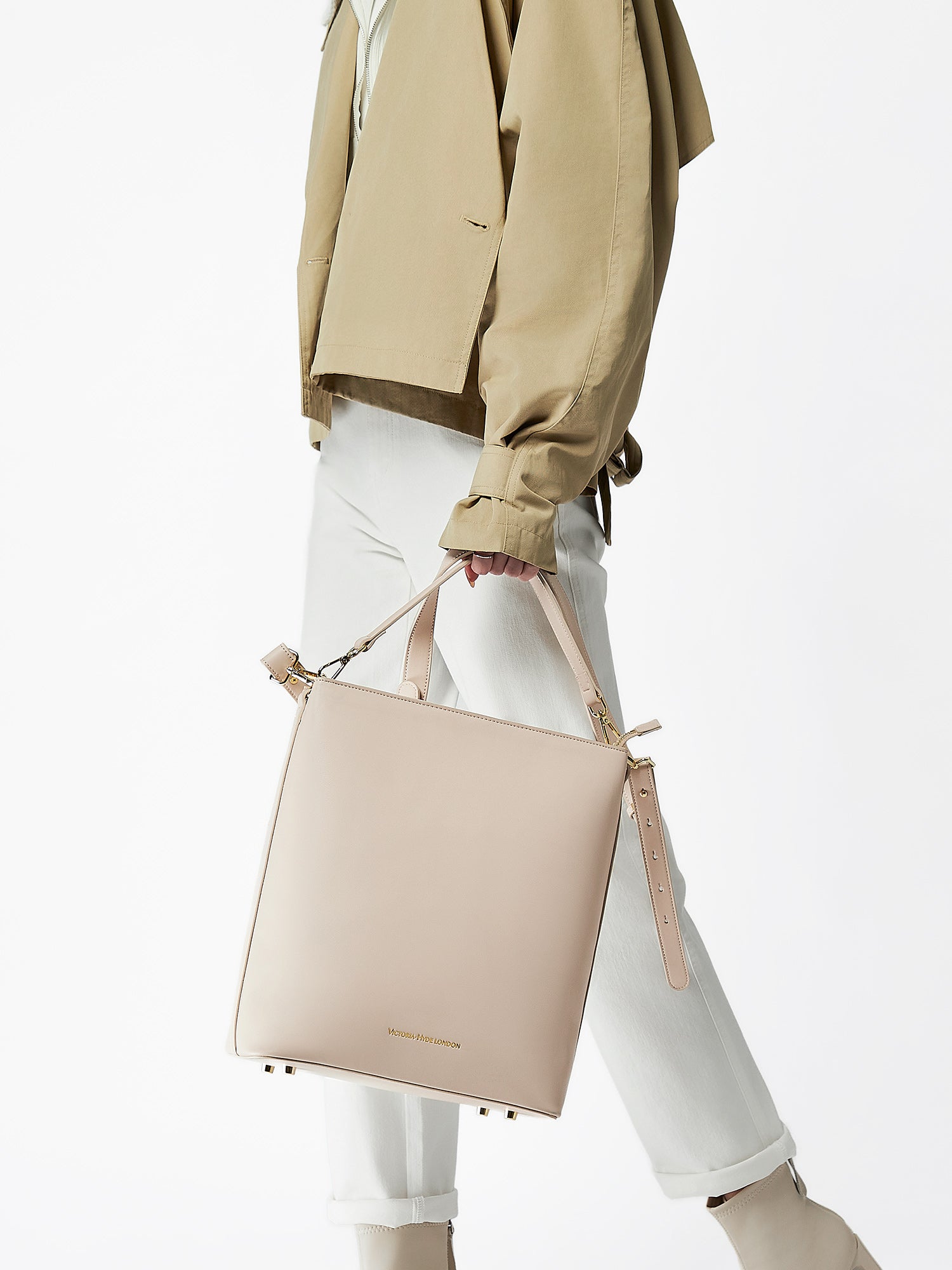 Victoria Hyde Kloey large work bag in moon-white – minimalist vegan design with laptop compartment, smart internal organisation, water-resistant & scratch-resistant. Perfect for daily office use.