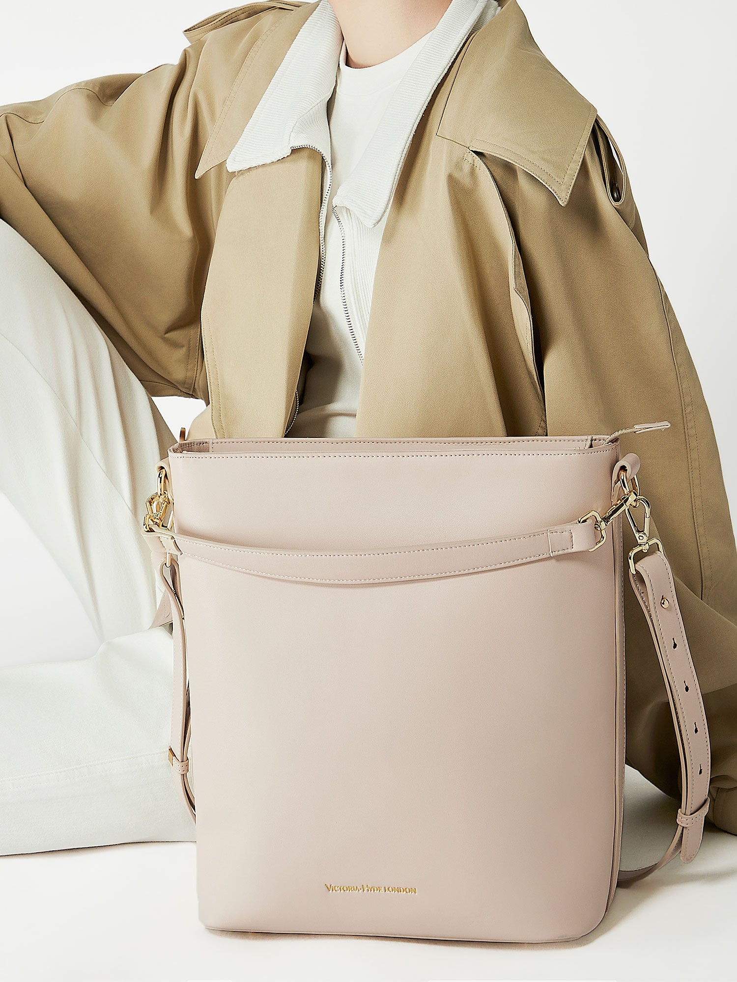 Victoria Hyde Kloey large work bag in moon-white – minimalist vegan design with laptop compartment, smart internal organisation, water-resistant &amp; scratch-resistant. Perfect for daily office use.