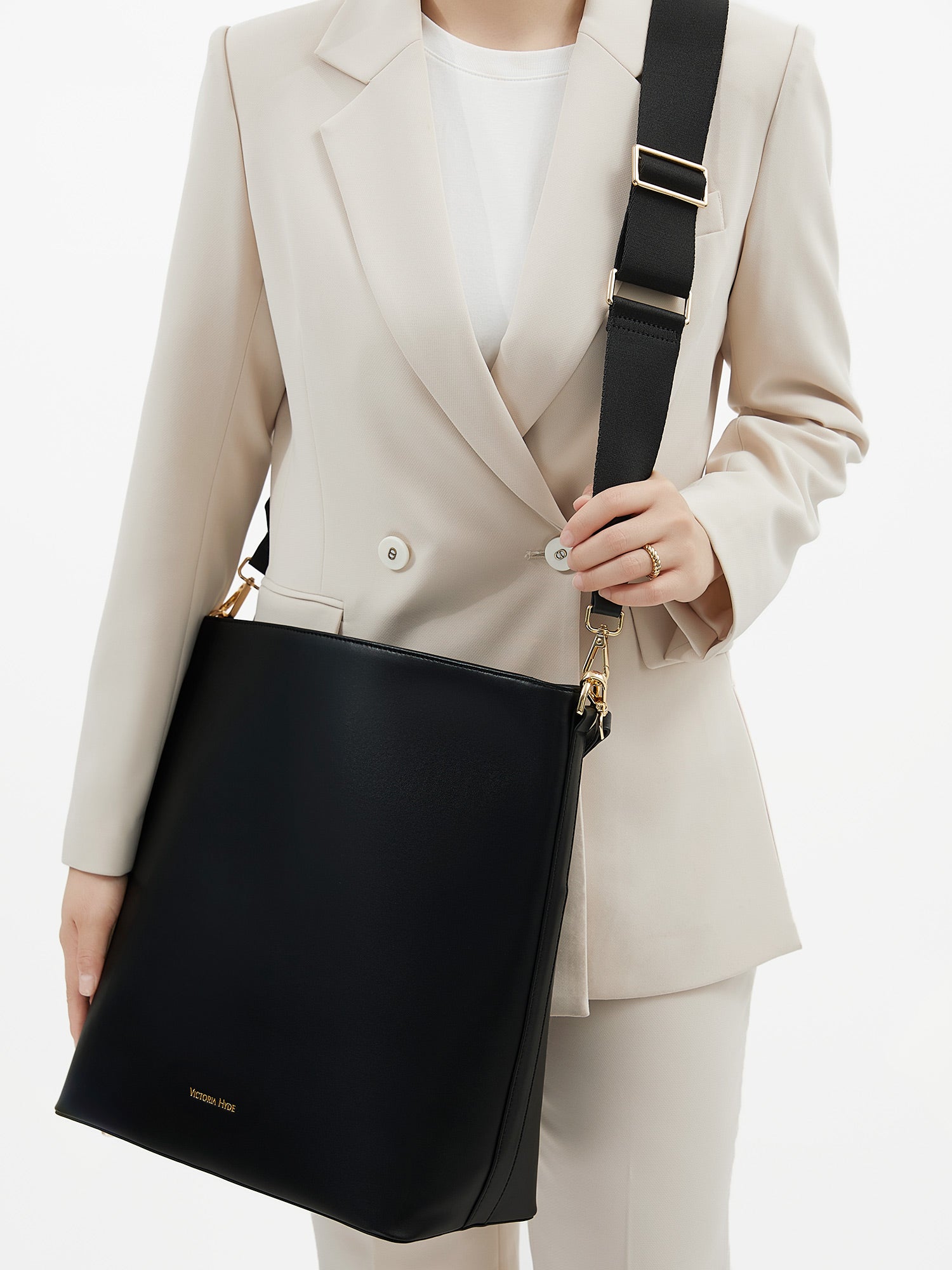 Victoria Hyde Kloey large black work bag – minimalist vegan microfiber leather tote, 13" laptop compartment, water-resistant, silk lining, 27x33x16 cm.