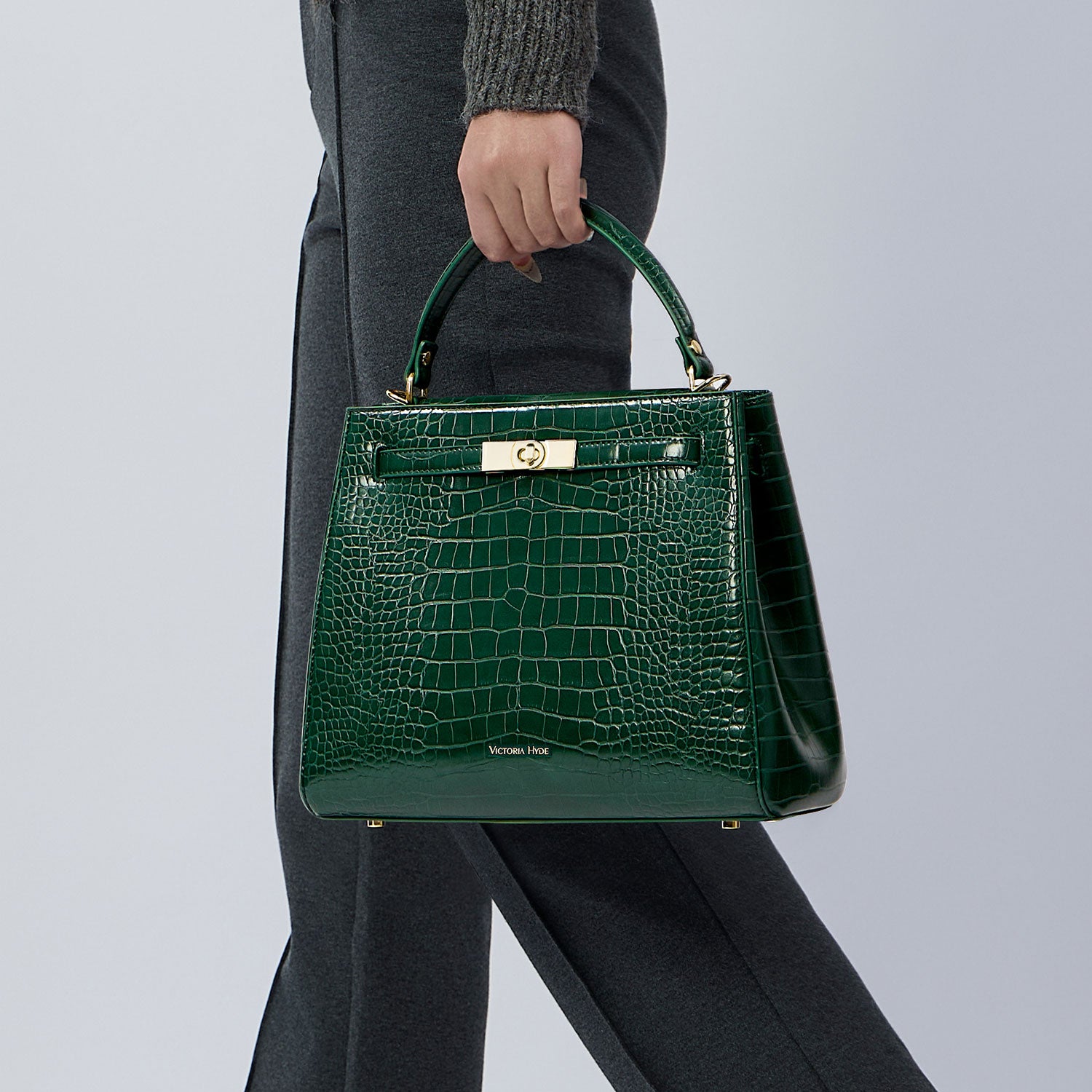 new work bag Victoria III green business bag-Victoria Hyde Victoria III shoulder work bag – trapezoidal, PU leather, gold clasp, lightweight 0.7kg, fits 12.9” tablet, 28x23x11 cm, organizer pockets.