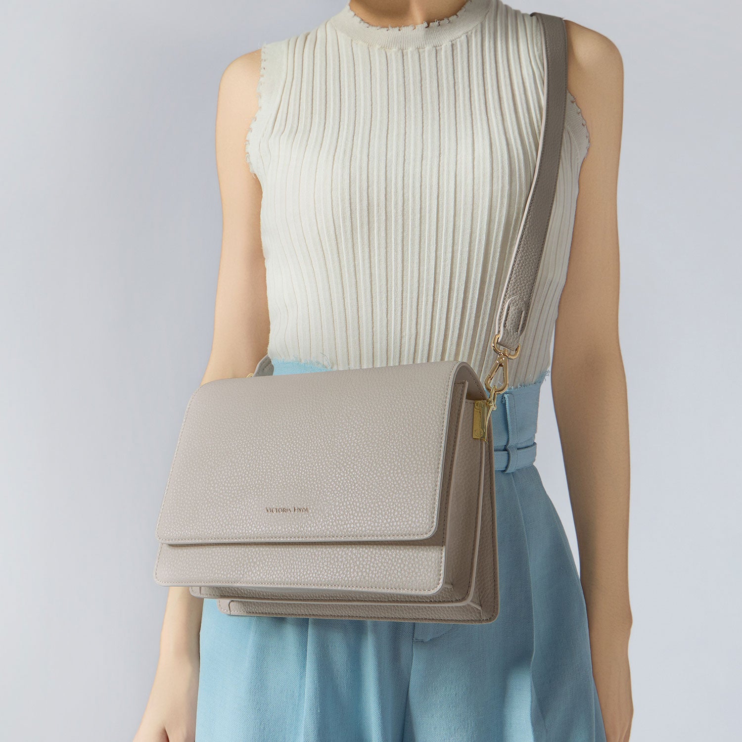 new work bag luna nude business bag-Victoria Hyde Luna women's shoulder work bag – lightweight 0.7kg, compact 24.5x17x11 cm, organizer with zip pocket, card slots, pen/holder, ideal for commuting women.