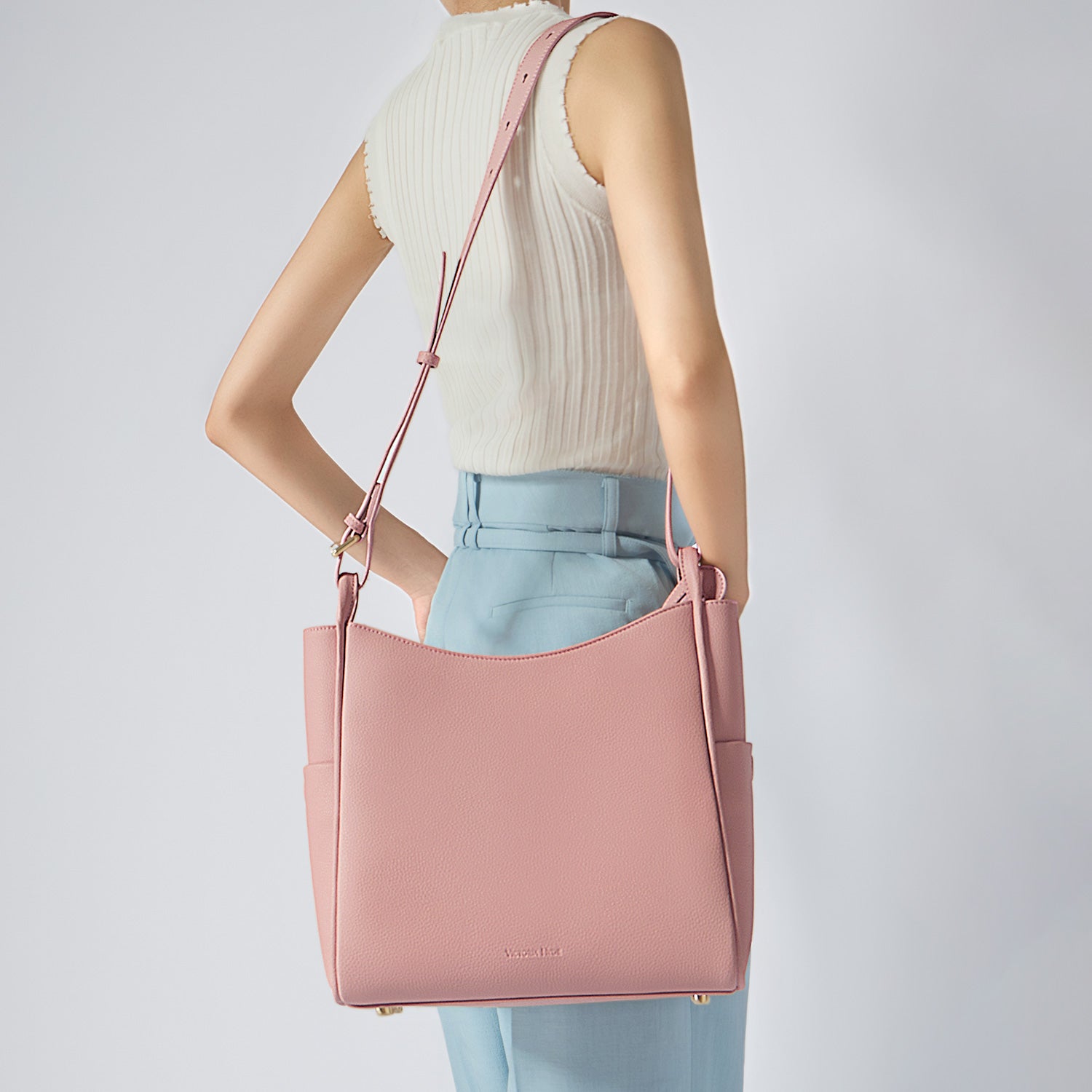 new work bag Olivia Pink business bag-Victoria Hyde Olivia pink work bag – microfiber leather, waterproof, scratch-resistant, vegan, fits 11" tablet, smart pockets, 27x30x14 cm.