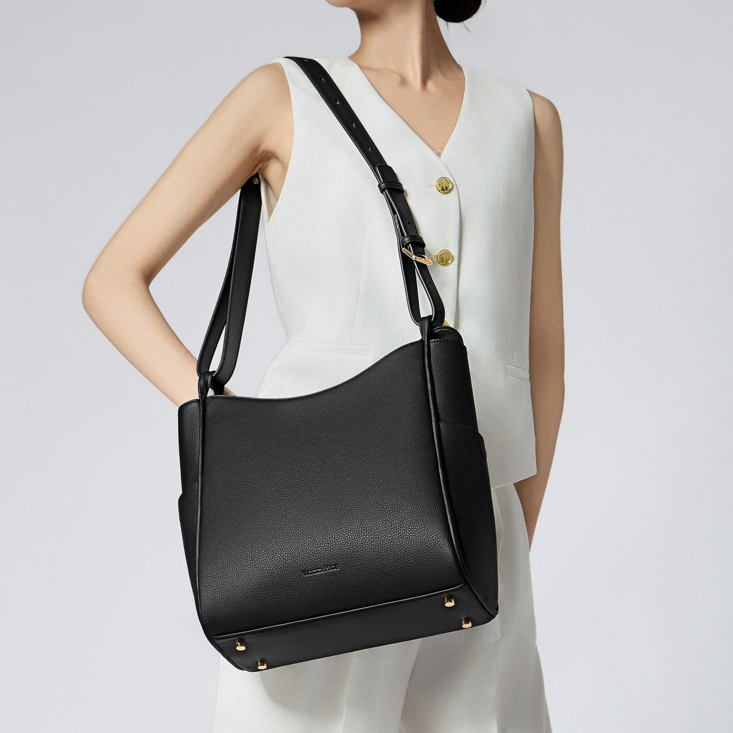 new work bag Olivia black business bag-Victoria Hyde Olivia black new work bag – microfiber leather, water-repellent, vegan, 27x30x14 cm, fits 11" tablet, smart organizer, for commuting women.