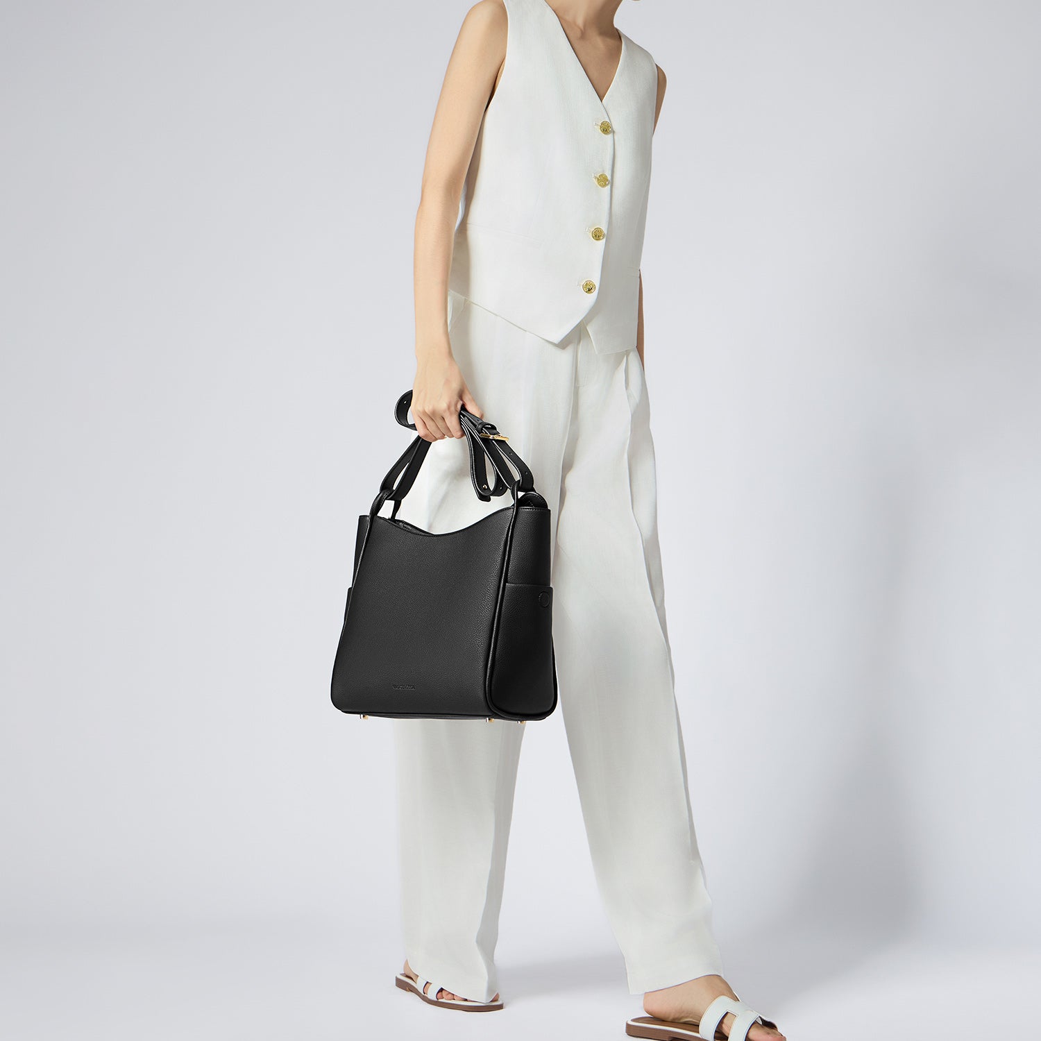 new work bag Olivia black business bag-Victoria Hyde Olivia black new work bag – microfiber leather, water-repellent, vegan, 27x30x14 cm, fits 11" tablet, smart organizer, for commuting women.