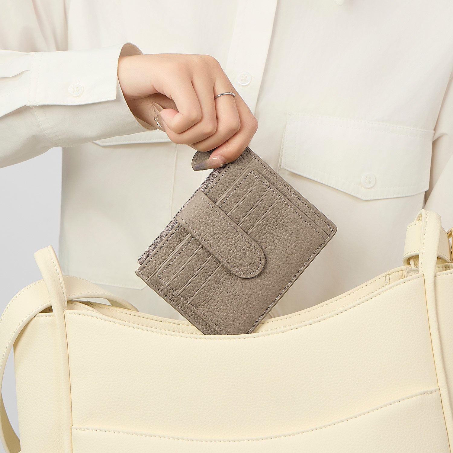 Kartenetui Vivi in Beige
