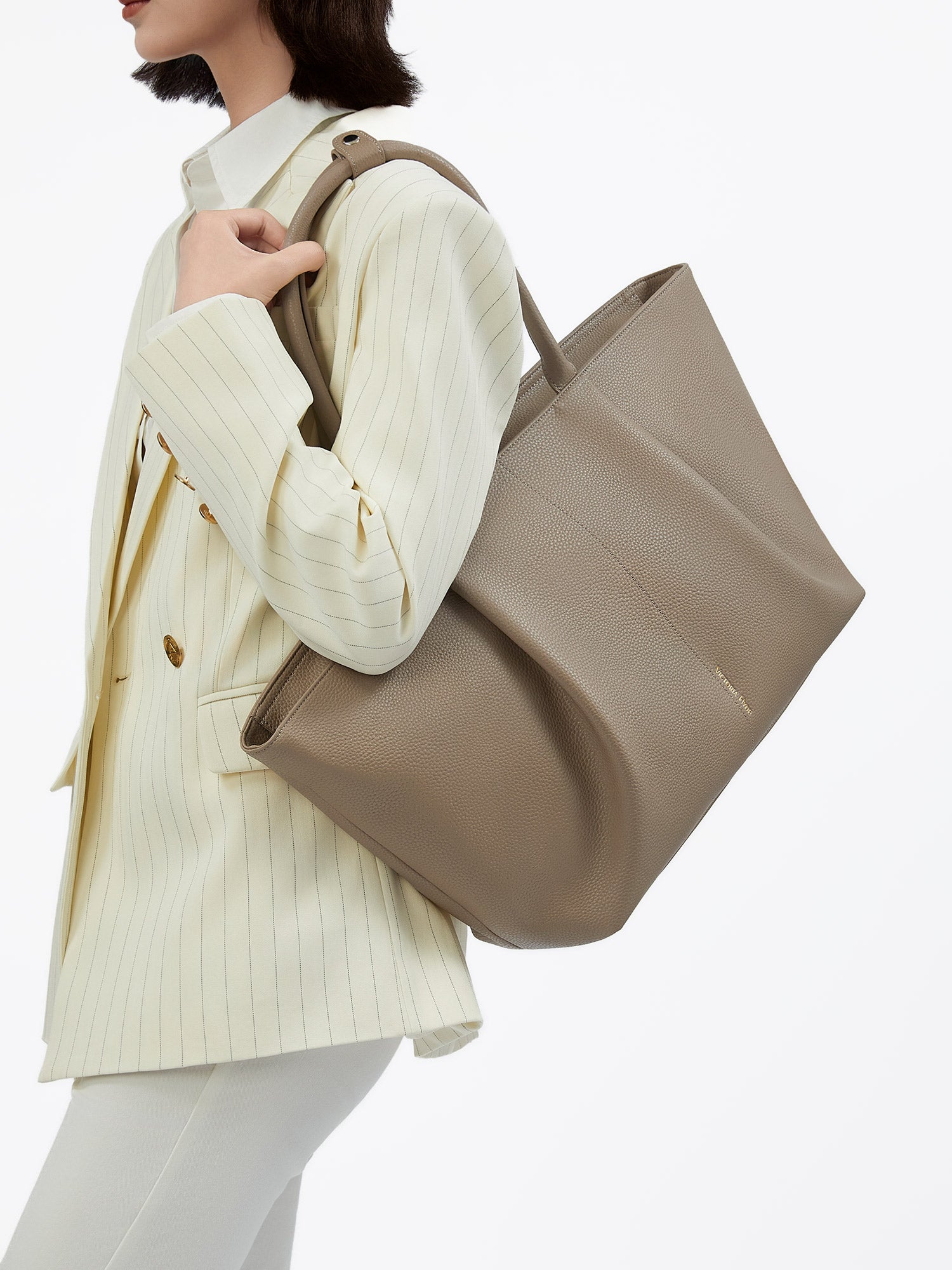 New Work Bag Ada beige modern work bag sustainable tote bag with laptop compartment for women in business