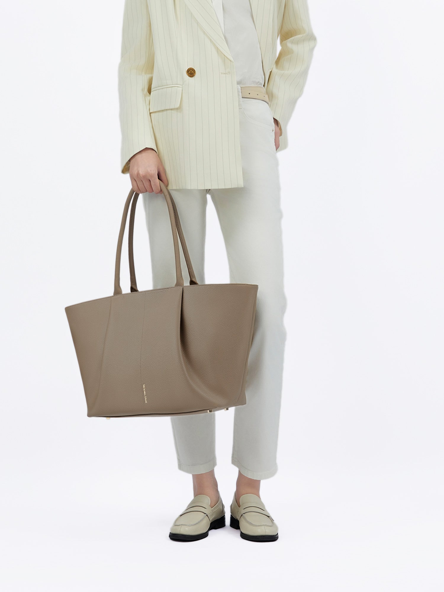New Work Bag Ada beige modern work bag sustainable tote bag with laptop compartment for women in business