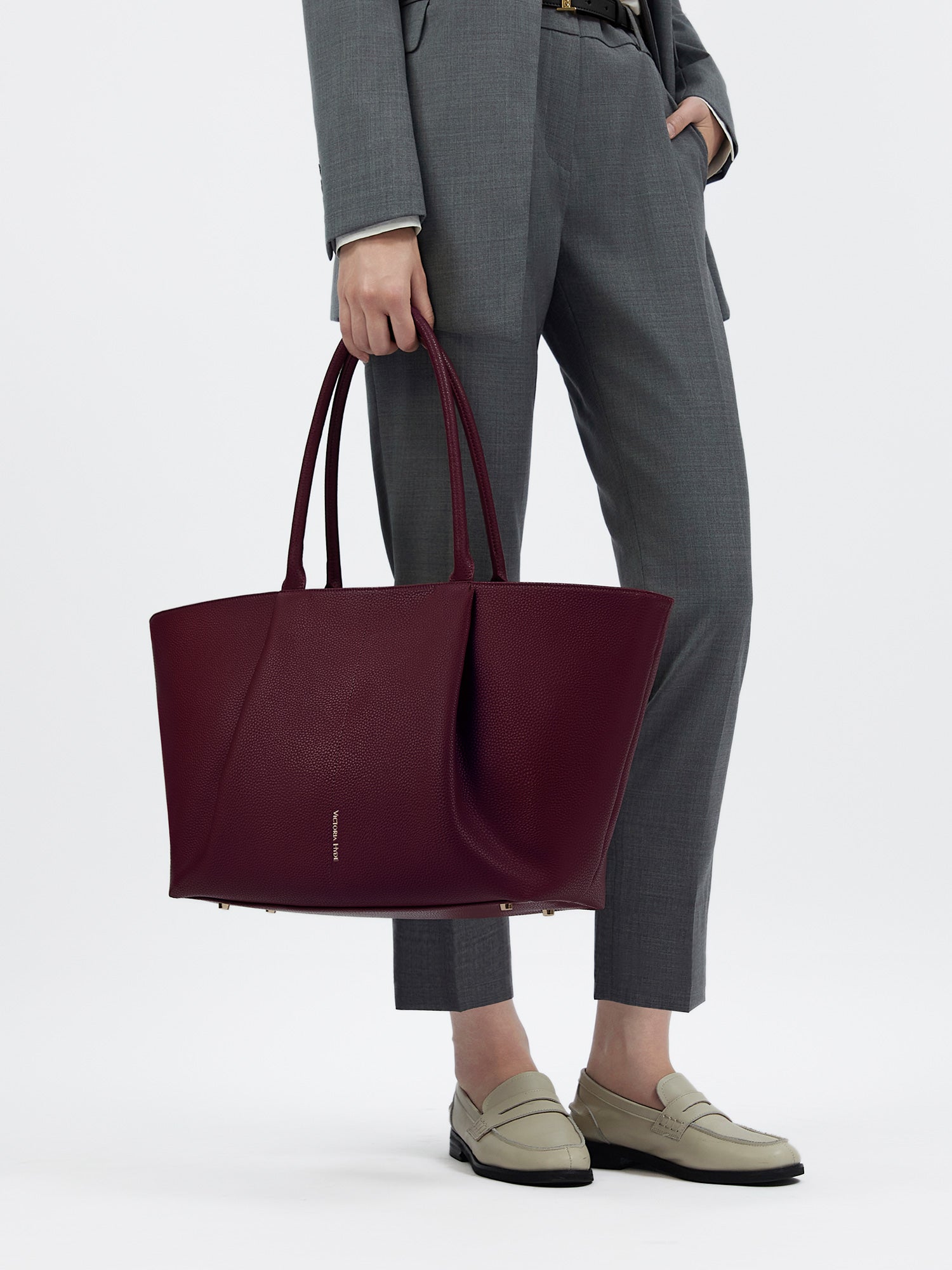 New Work Bag Ada wine red modern work bag sustainable tote bag with laptop compartment for women in business
