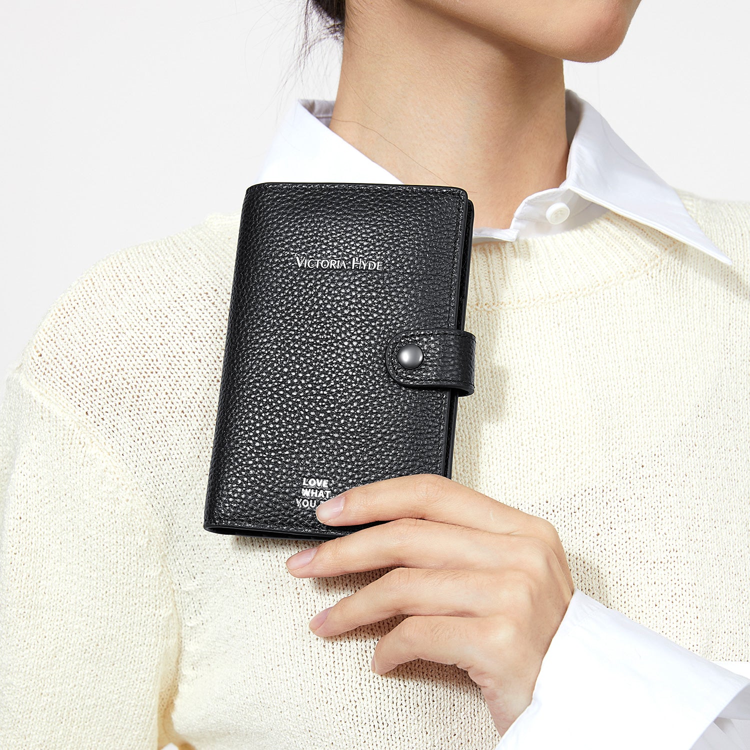 Amelia_Passport_Holder_in_Black for business women