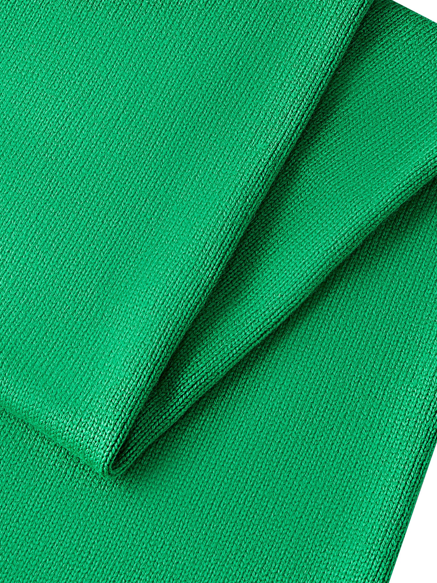 Victoria Hyde "Meta" green scarf, 100% wool, soft and warm. Elegant design, 200 cm x 40 cm. Perfect for everyday or special occasions.