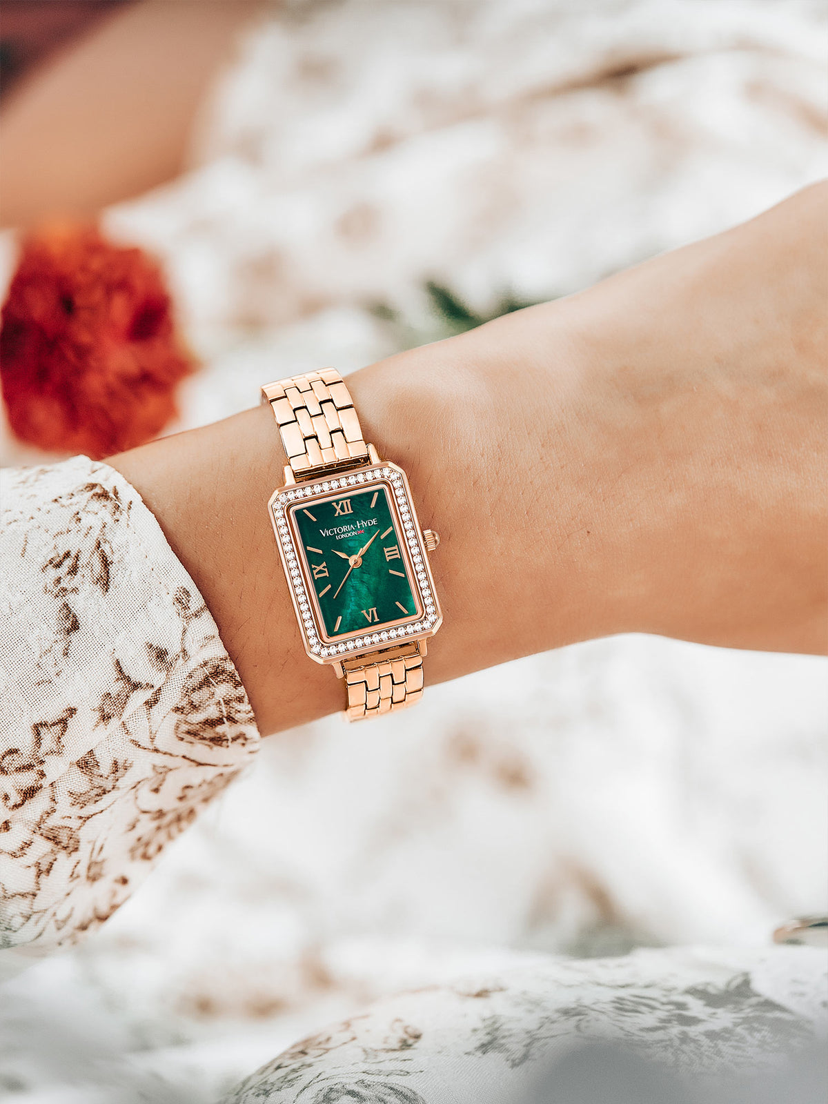 Victoria Hyde Westminster rose gold green dial ladies watch – square case, diamond details, Miyota 2035, mineral glass, stainless steel band, 22x28 mm