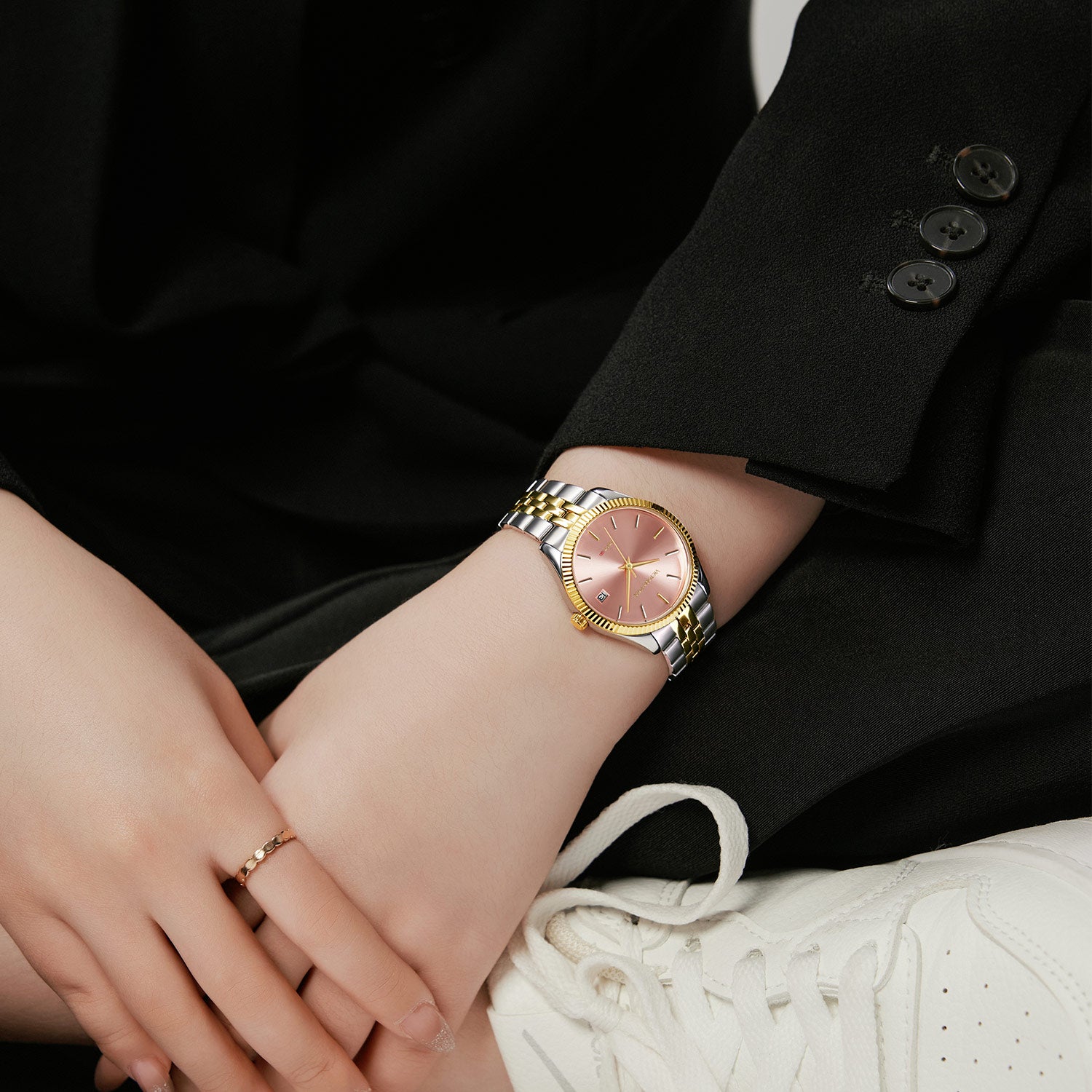 Victoria Hyde gold-silver watch with pink sunburst dial, calendar function, 32mm case, stainless steel bracelet – elegant timepiece.