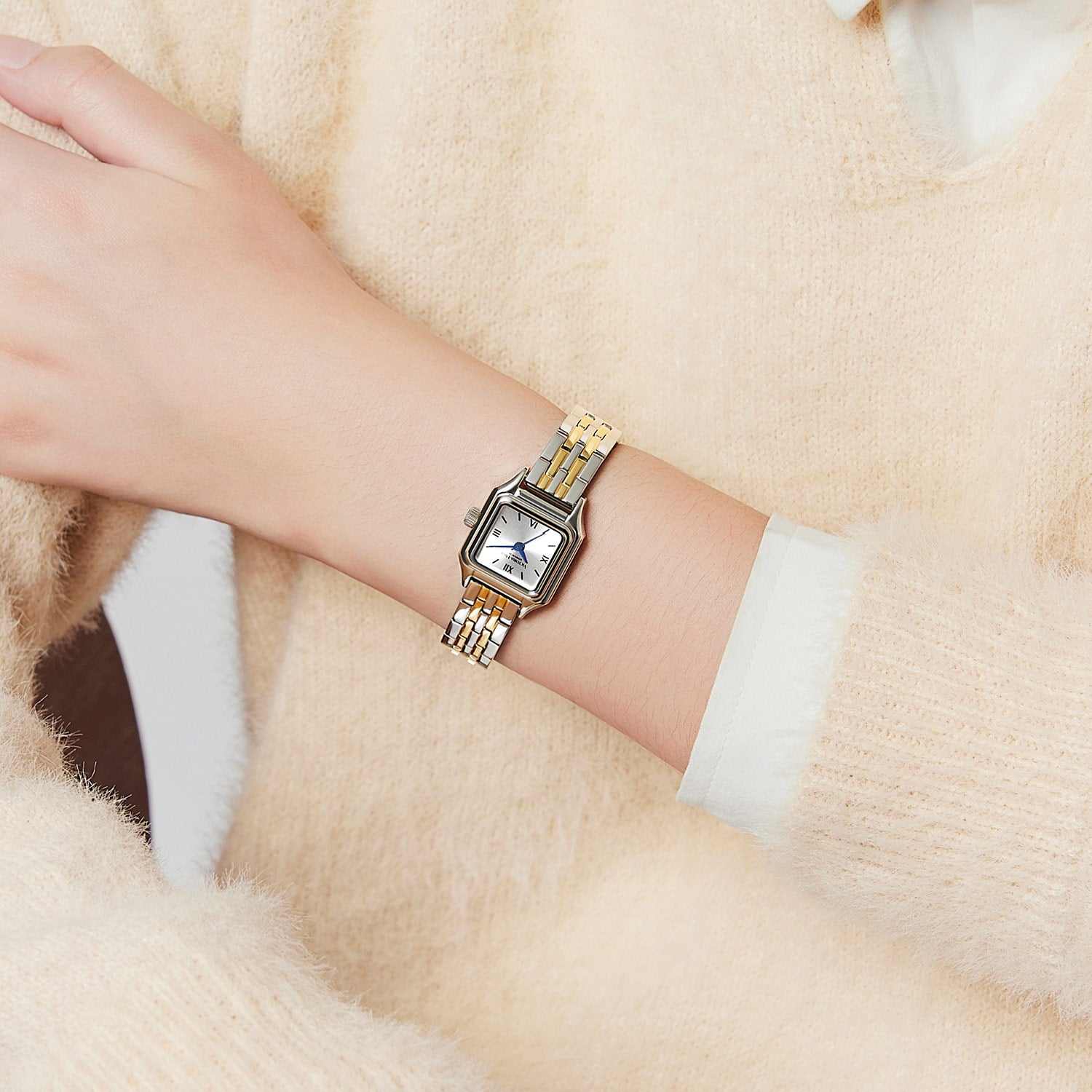 Victoria Hyde minimalist women’s watch, elegant and timeless. Eco-friendly copper case, mineral glass, 3 ATM water resistant. A versatile accessory for any occasion.
