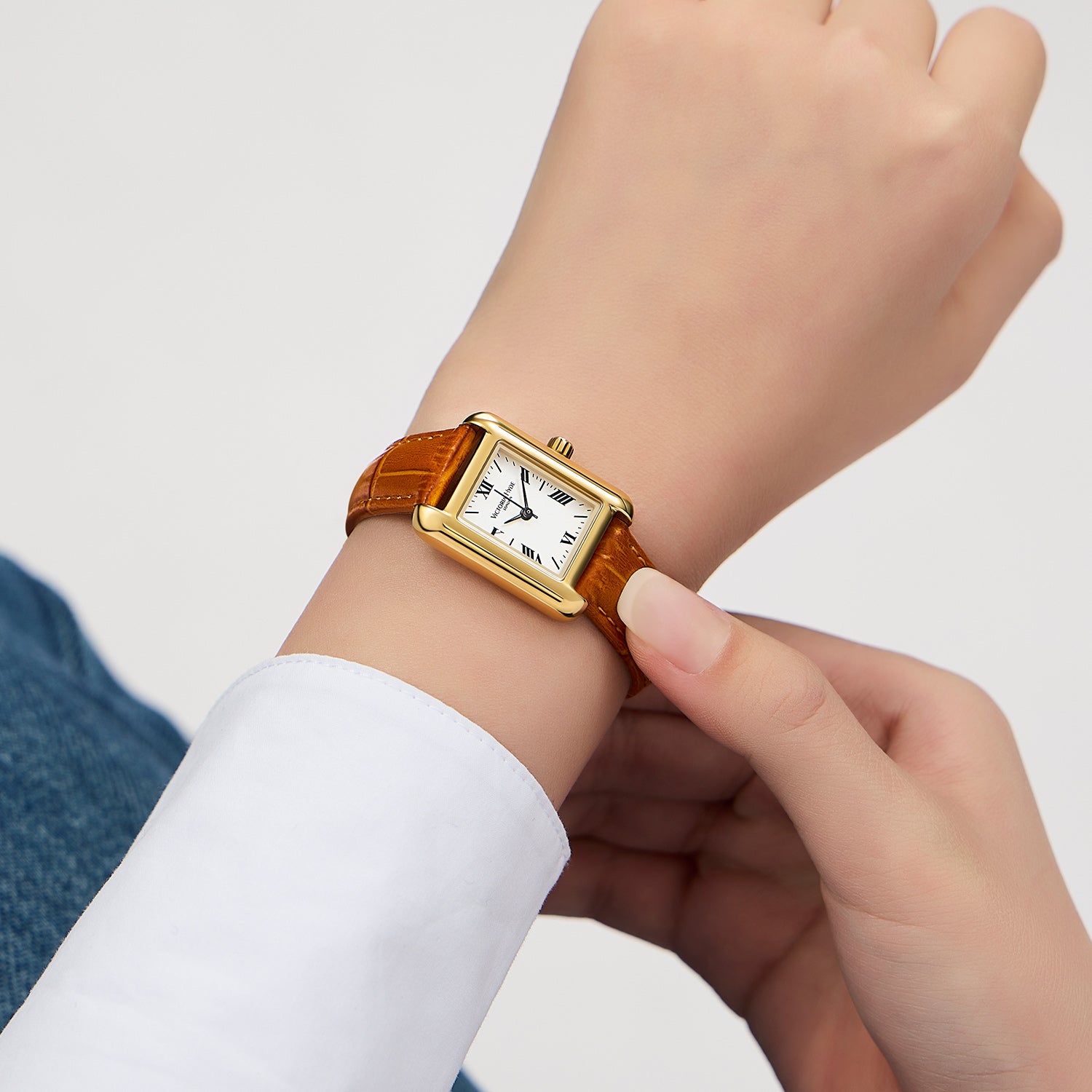 Victory Hyde London RETRO women's watch, light gold square copper case, silver sand dial, brown bamboo leather strap, quartz movement.