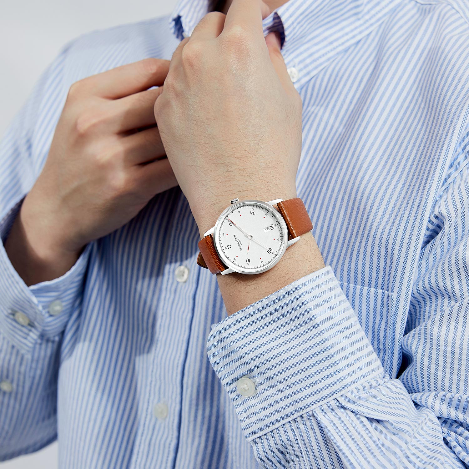 Victoria Hyde London Orton men's watch, silver eco-friendly copper case 39mm, sand-effect dial, brown apple leather strap, quartz movement, 3ATM.