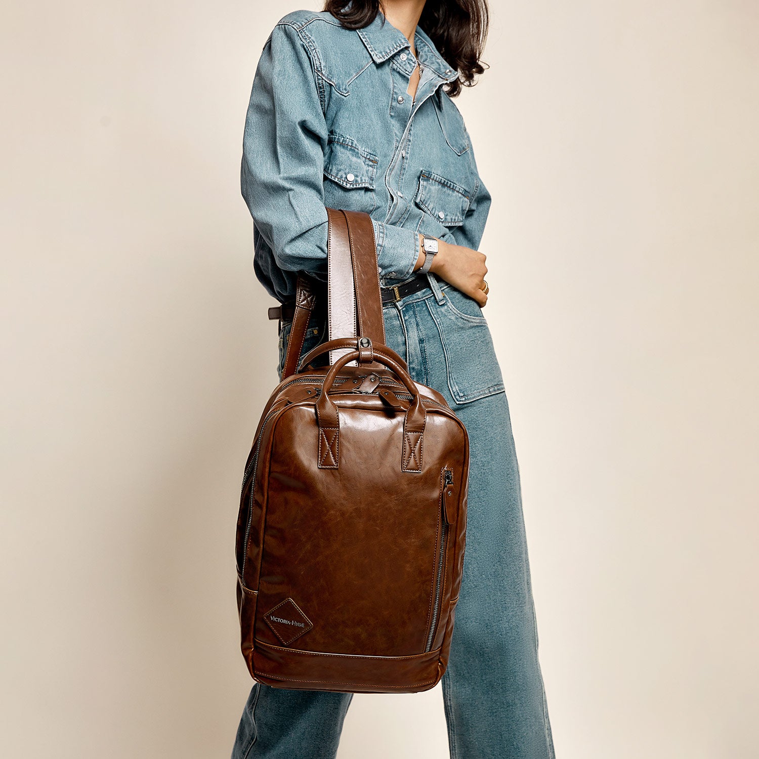 Victoria Hyde London Cowboy backpack – faux leather laptop backpack for work &amp; daily use, padded 15" compartment, PU leather, 27x39x16 cm, 0.96 kg.