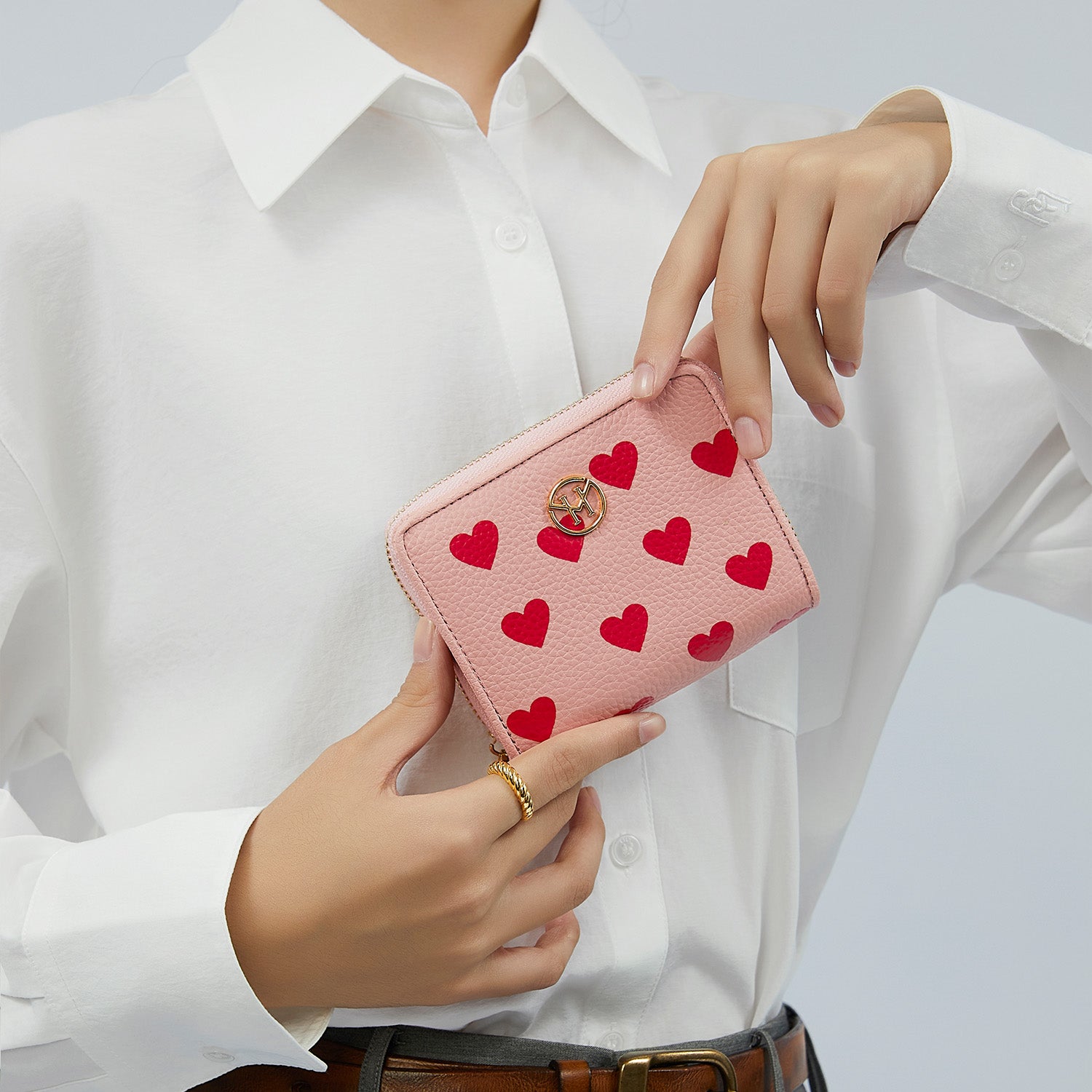 Victoria Hyde Avila pink leather wallet – compact billfold with card slots, coin pocket, heart details, light gold hardware, 11.7x10x3.5 cm, 0.12kg.