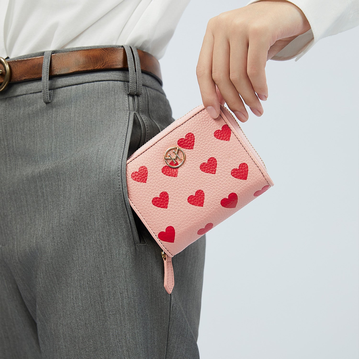 Victoria Hyde Avila pink leather wallet – compact billfold with card slots, coin pocket, heart details, light gold hardware, 11.7x10x3.5 cm, 0.12kg.