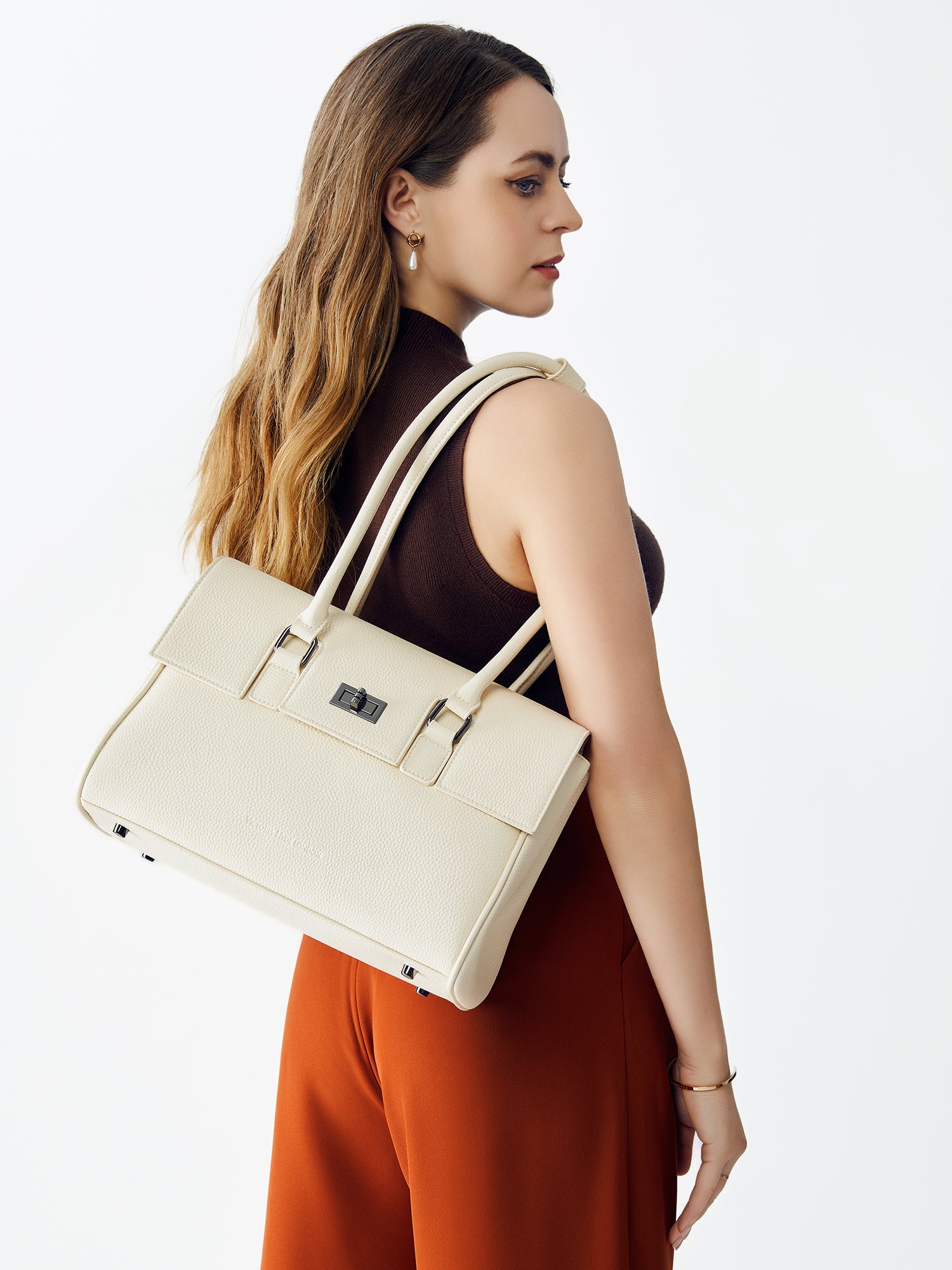 Victoria Hyde Jolene Small White new work bag – pure elegance, tablet compartment for 12.9", vegan leather, water-repellent, perfect for professional women.
