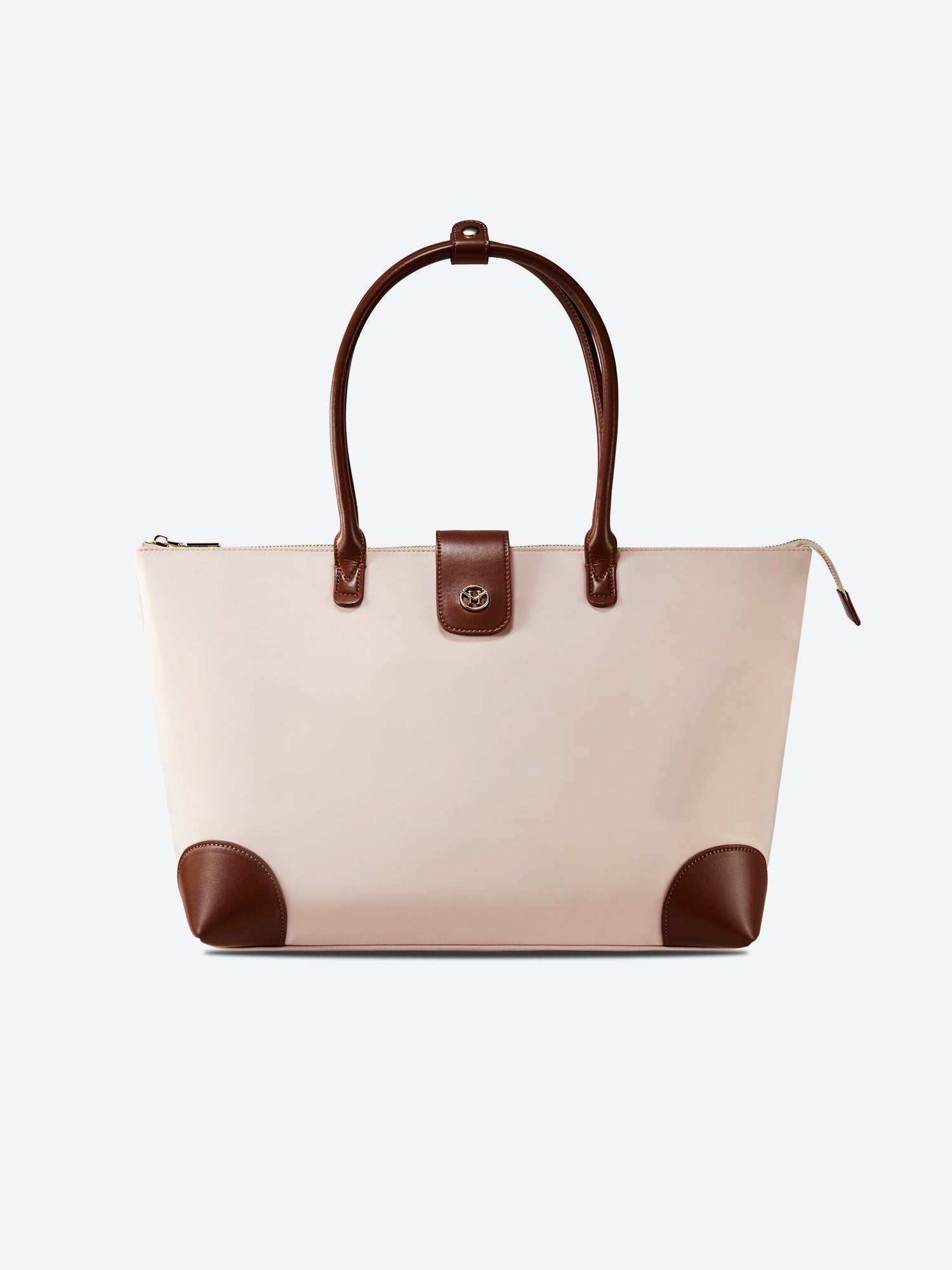 Victoria Hyde Eva Apricot work bag – lightweight, durable nylon, laptop/tablet compartment, smart organizer, removable cosmetic pouch, water-repellent, vegan. Ideal for professional women.