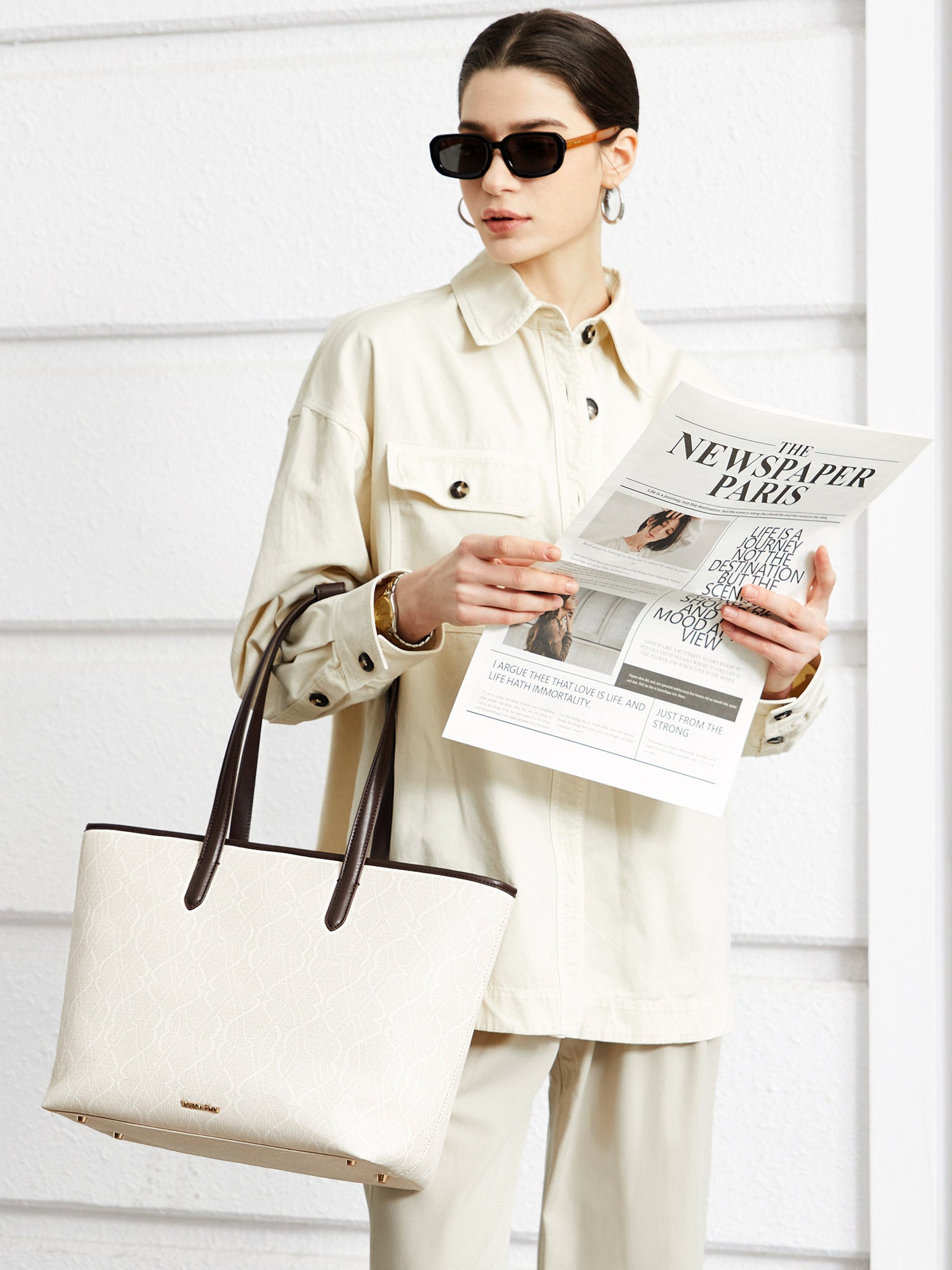 Beige Victoria Hyde Yoana large work bag with padded 15'' laptop compartment, smart interior, removable cosmetic bag, vegan, water-repellent, scratch-resistant microfiber leather.