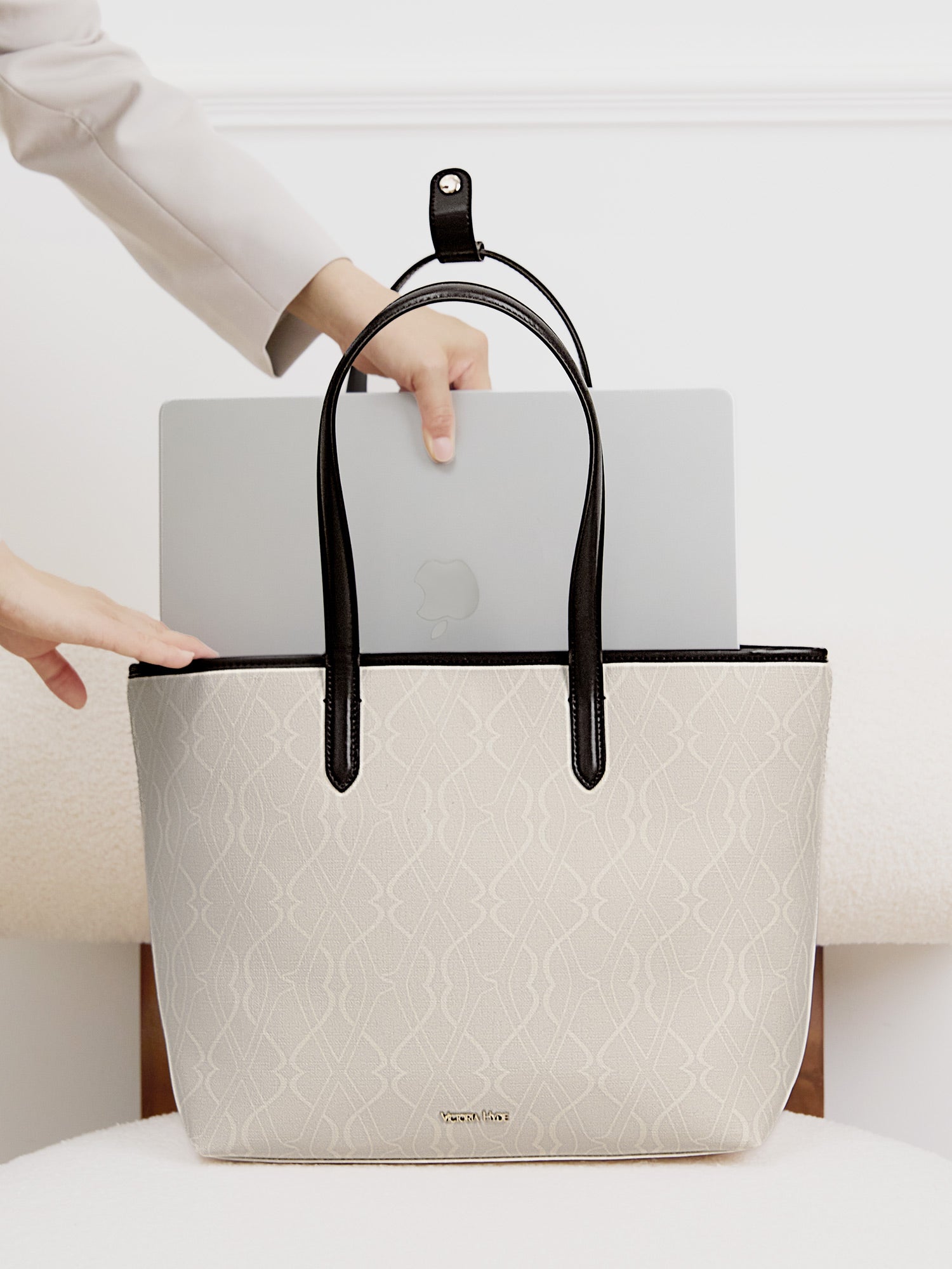 Beige Victoria Hyde Yoana large work bag with padded 15'' laptop compartment, smart interior, removable cosmetic bag, vegan, water-repellent, scratch-resistant microfiber leather.