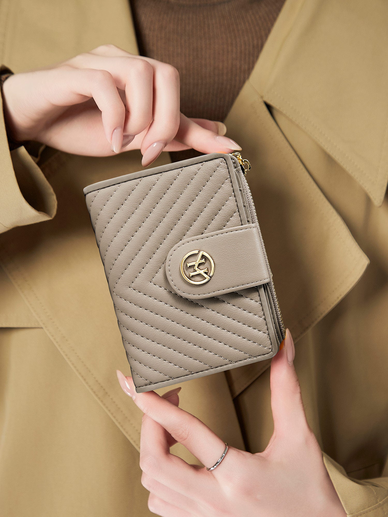 Victoria Hyde Rosi nude genuine leather wallet, multifunctional design with 19 card slots, bill compartment, and zippered coin pocket.