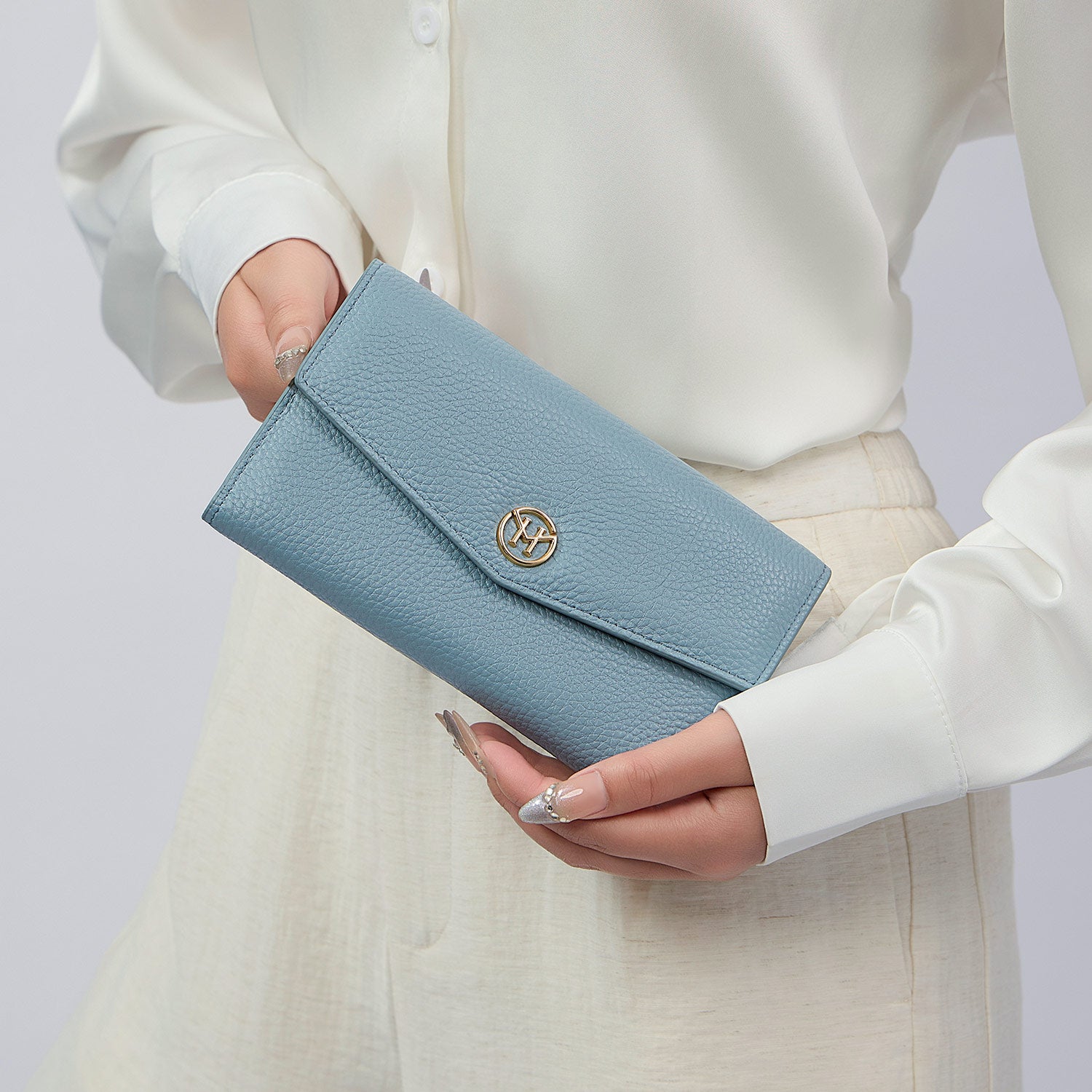 Victoria Hyde genuine leather multifunctional wallet – full-grain leather, removable inner case with coin pocket and 7+7 card slots, elegant British design.


