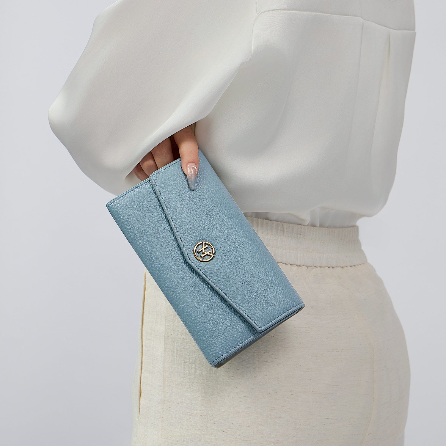 Victoria Hyde genuine leather multifunctional wallet – full-grain leather, removable inner case with coin pocket and 7+7 card slots, elegant British design.

