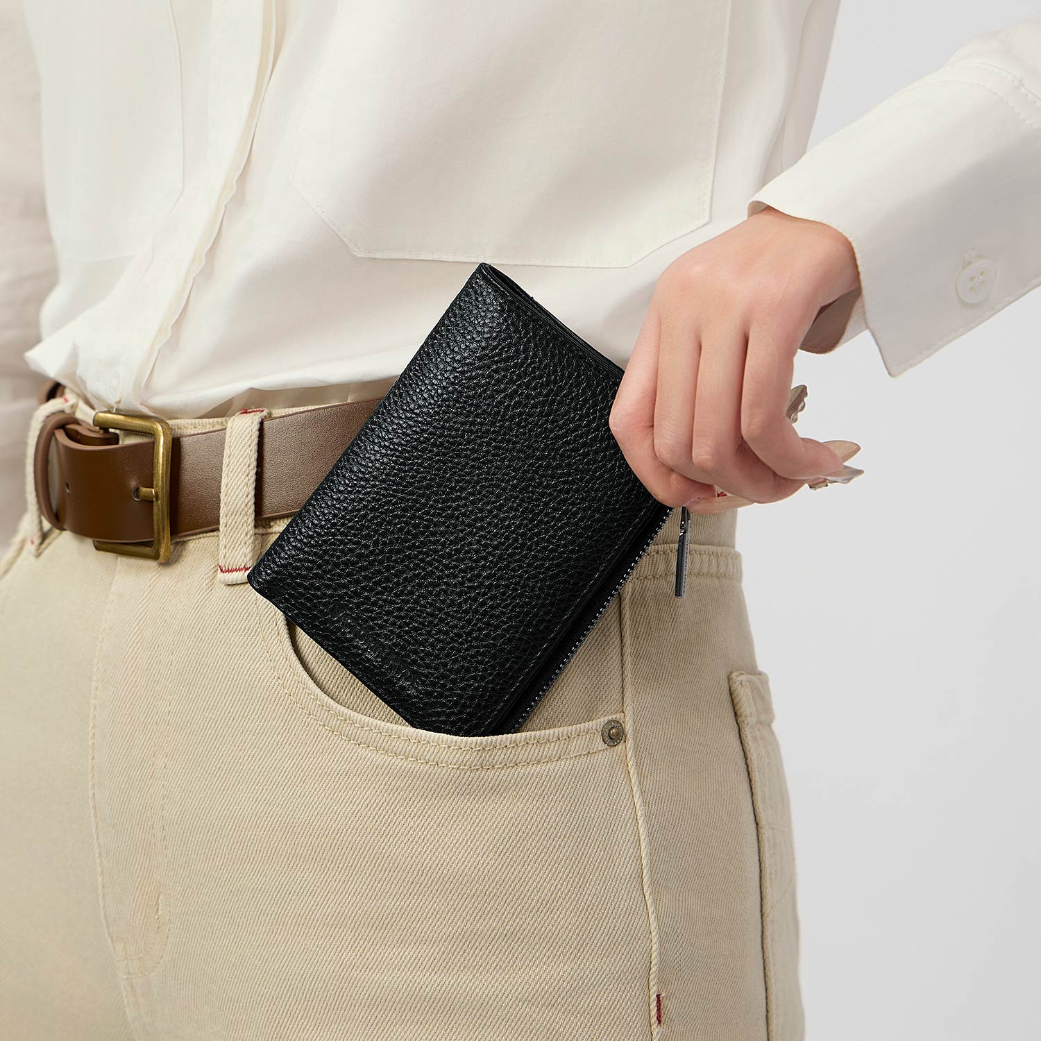 Victoria Hyde genuine leather men's wallet with 8 card slots, bill compartment, zipper coin pocket, plus 4 external quick-access slots. Durable, minimalist luxury for everyday use.