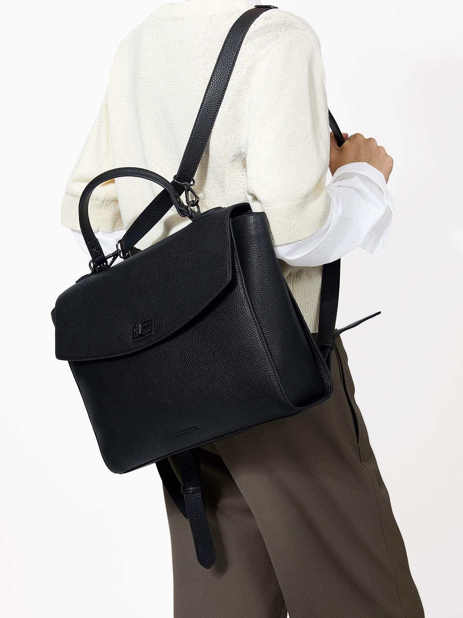 Victoria Hyde 2-in-1 convertible backpack – stylish microfibre leather handbag transforms to comfortable backpack. Removable straps, padded 13" laptop compartment, organised interior. Lightweight 1.05kg.