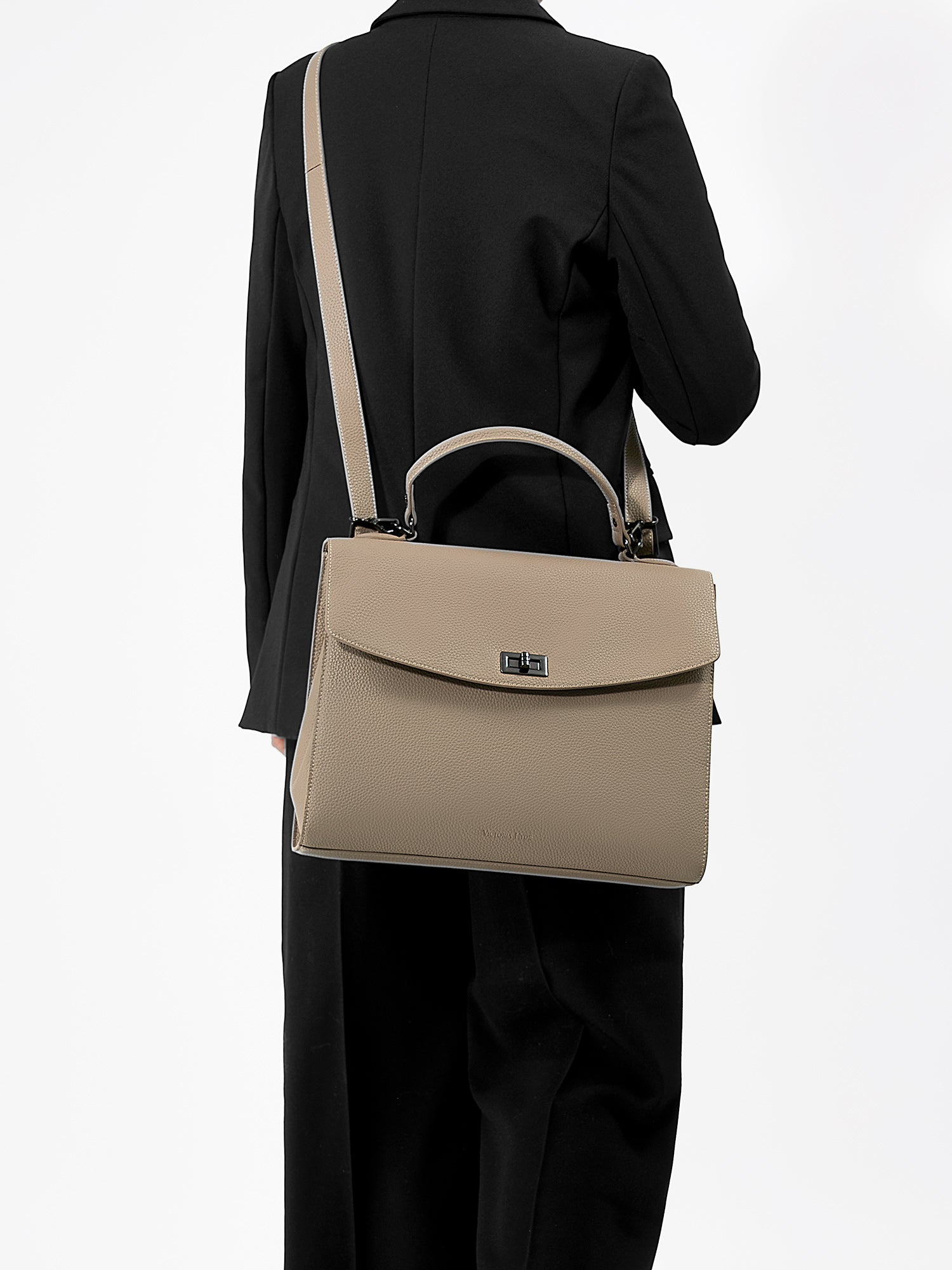 Victoria Hyde 2-in-1 backpack: stylish microfiber leather, converts from handbag to backpack with detachable straps, padded tablet compartment, lightweight.